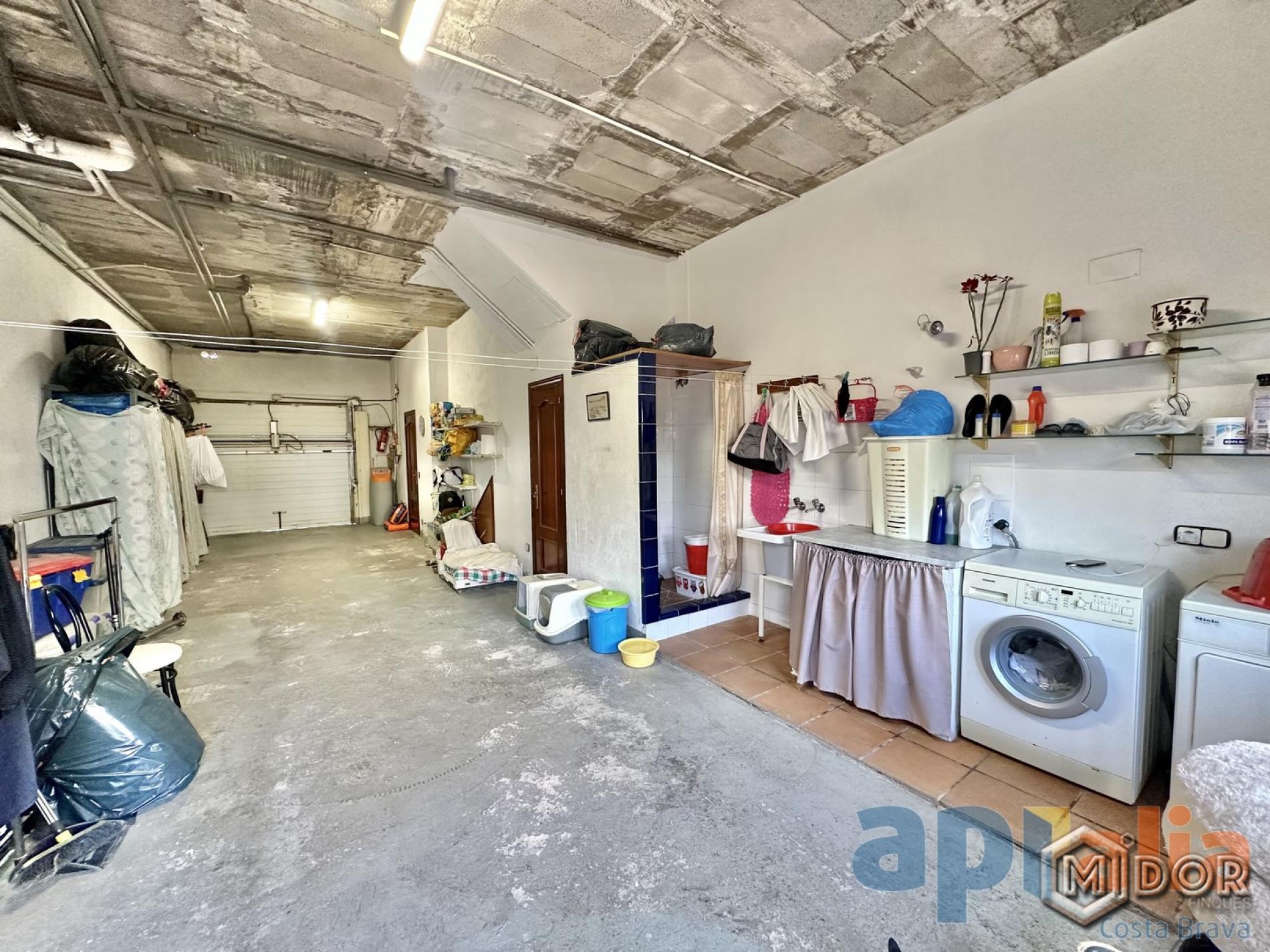 TOWNHOUSE IN THE HEART OF CASTELL-D'ARO