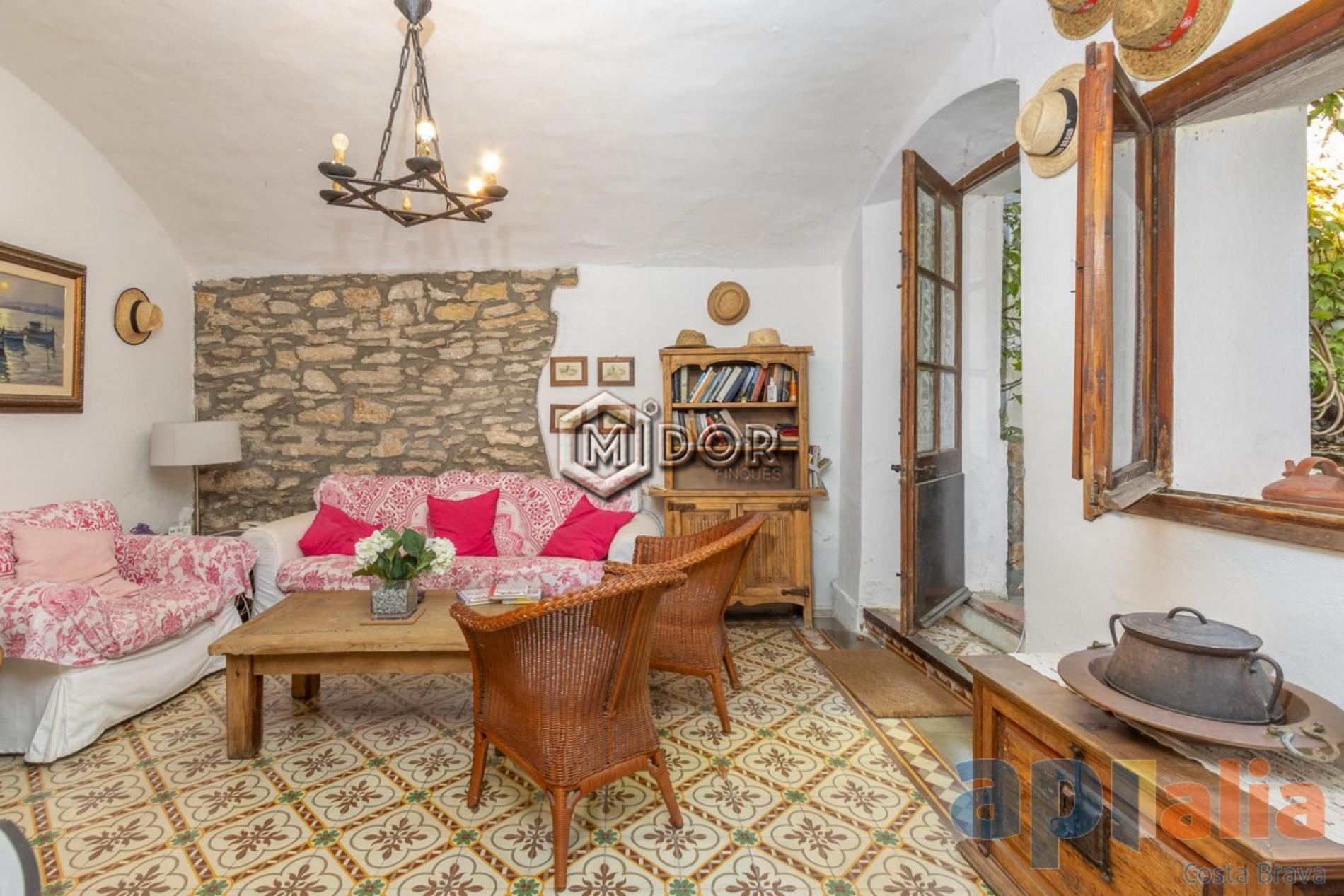HISTORIC HOUSE IN THE HEART OF BEGUR