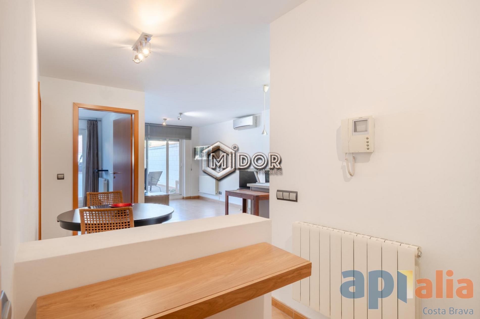APARTMENT WITH TERRACE IN CASSA DE LA SELVA