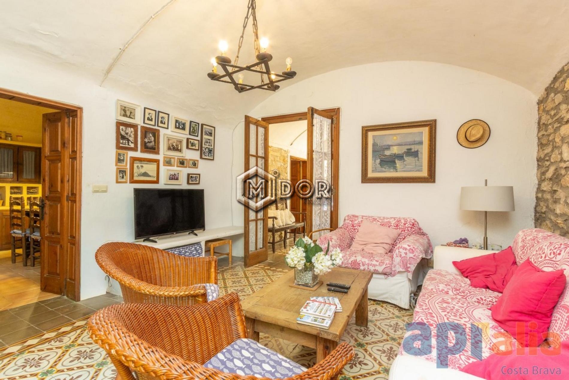 HISTORIC HOUSE IN THE HEART OF BEGUR