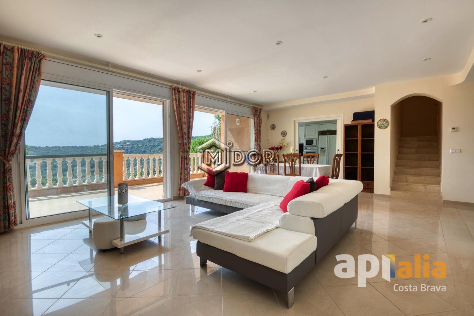 HOUSE WITH POOL IN CALONGE