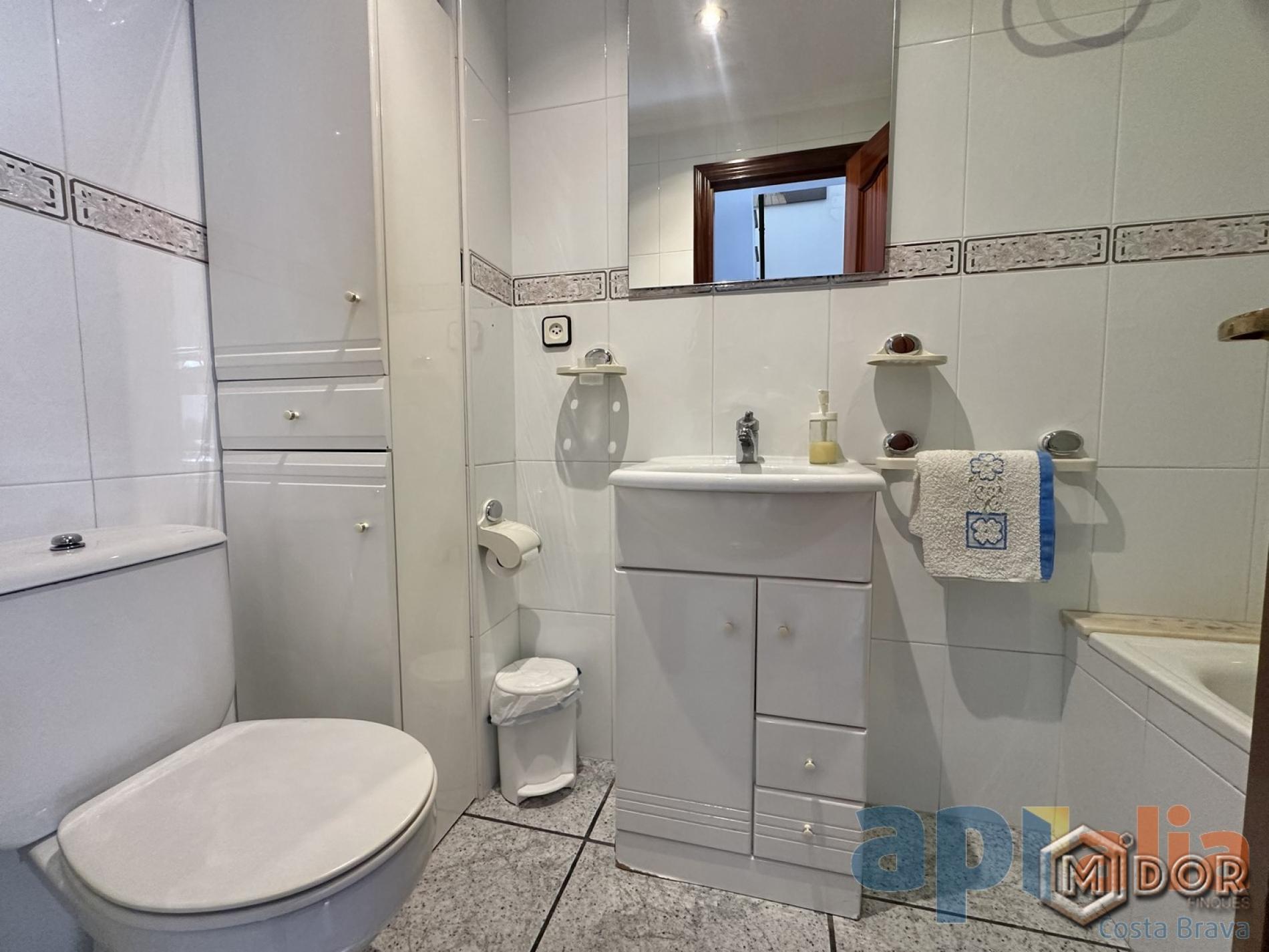 TOWNHOUSE IN THE HEART OF CASTELL-D'ARO