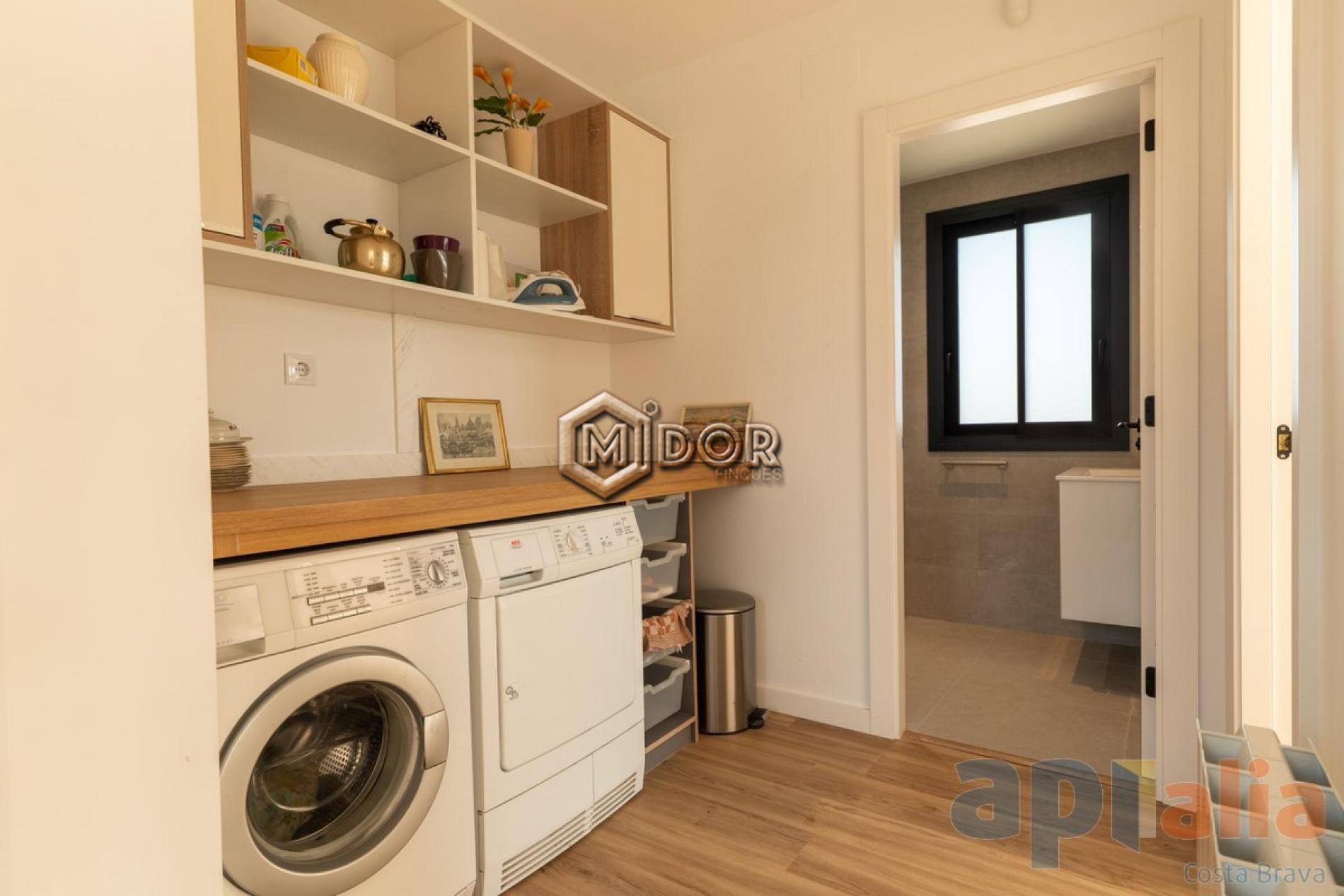 MODERN VILLA WITH PRIVATE POOL, GARAGE AND GARDEN IN CAN SOLÀ GROS II