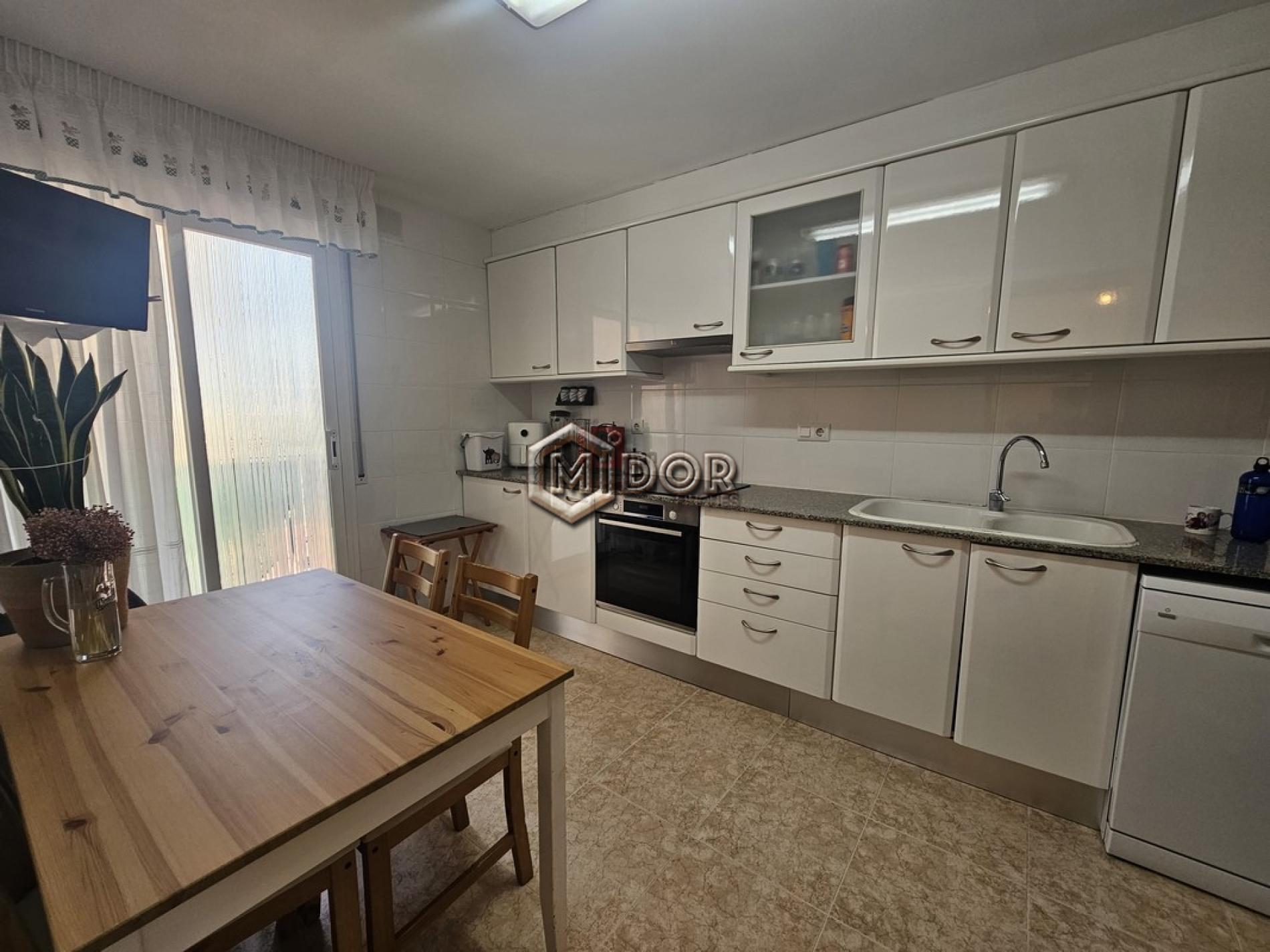 AMPLI I LLUMINÓS APARTAMENT A SANT FELIU DE GUÍXOLS (ZONA ESCLAT)
