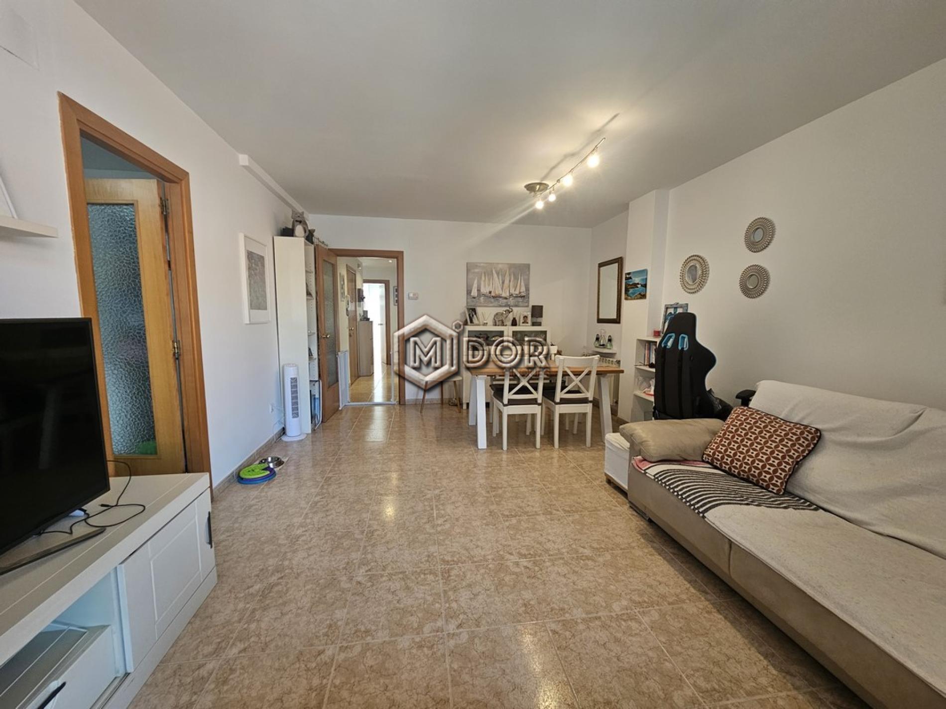 AMPLI I LLUMINÓS APARTAMENT A SANT FELIU DE GUÍXOLS (ZONA ESCLAT)