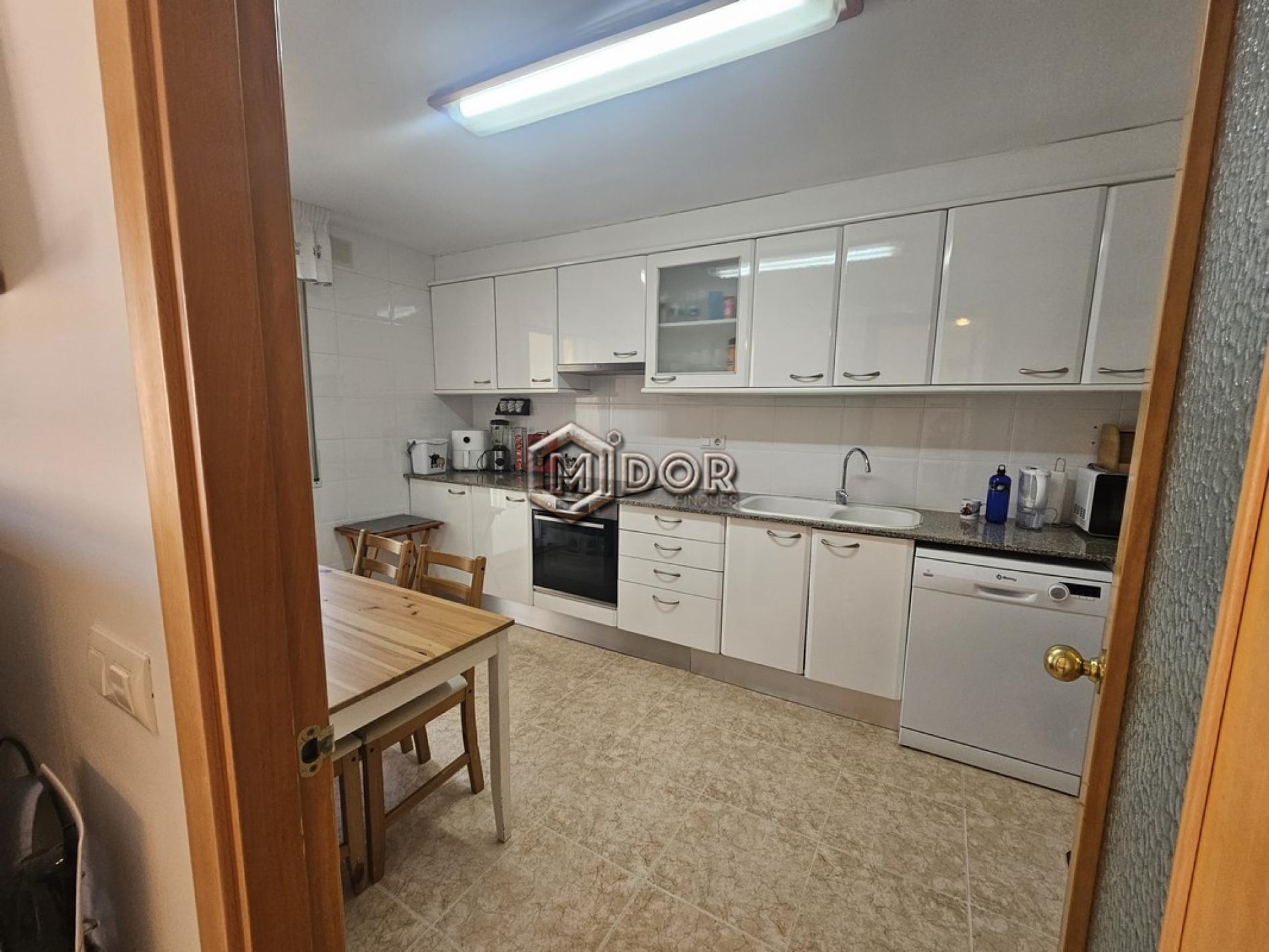 AMPLI I LLUMINÓS APARTAMENT A SANT FELIU DE GUÍXOLS (ZONA ESCLAT)