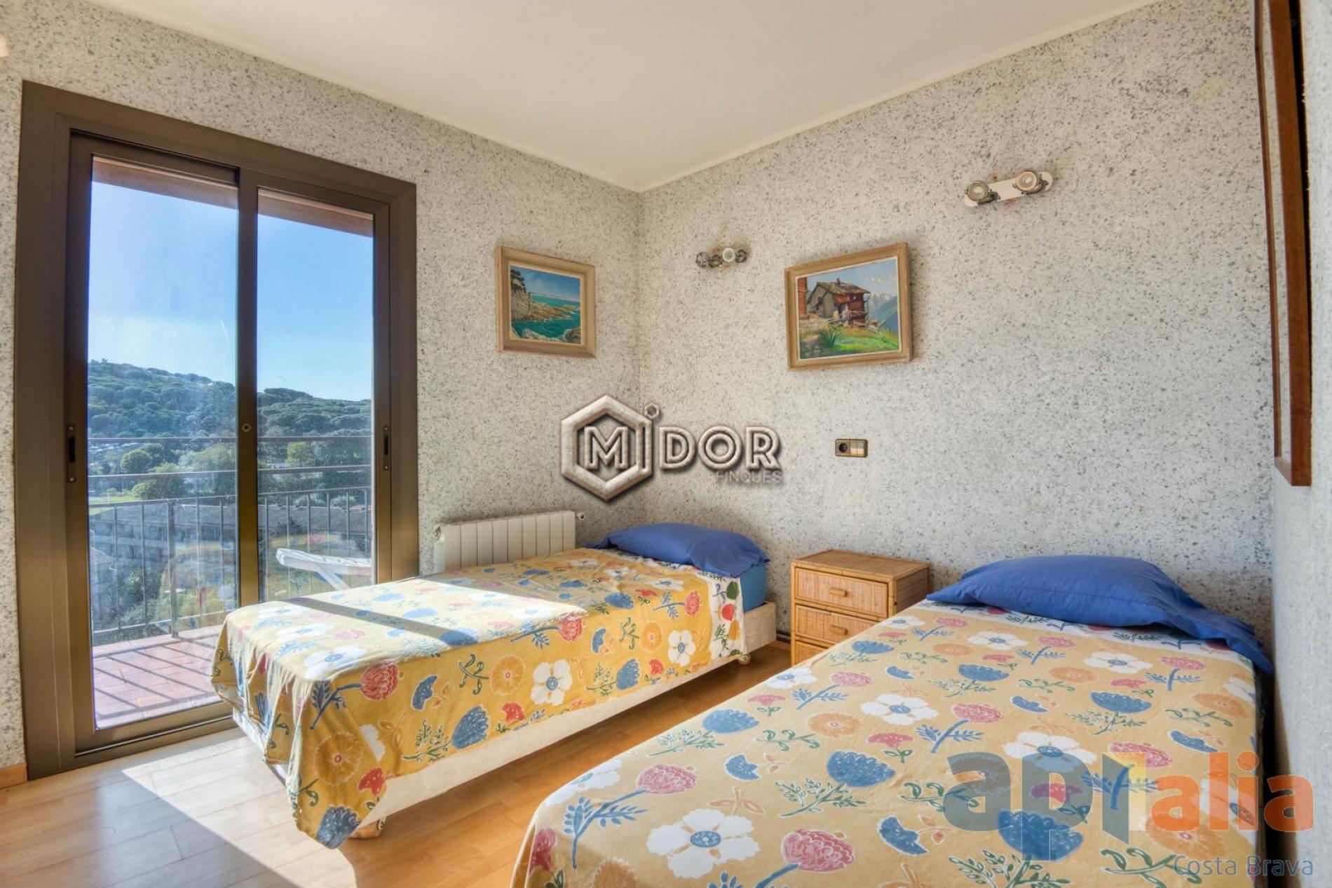 APARTAMENTO CON TERRAZA Y VISTAS (ZONA PORT D'ARO - PLATJA D'ARO)