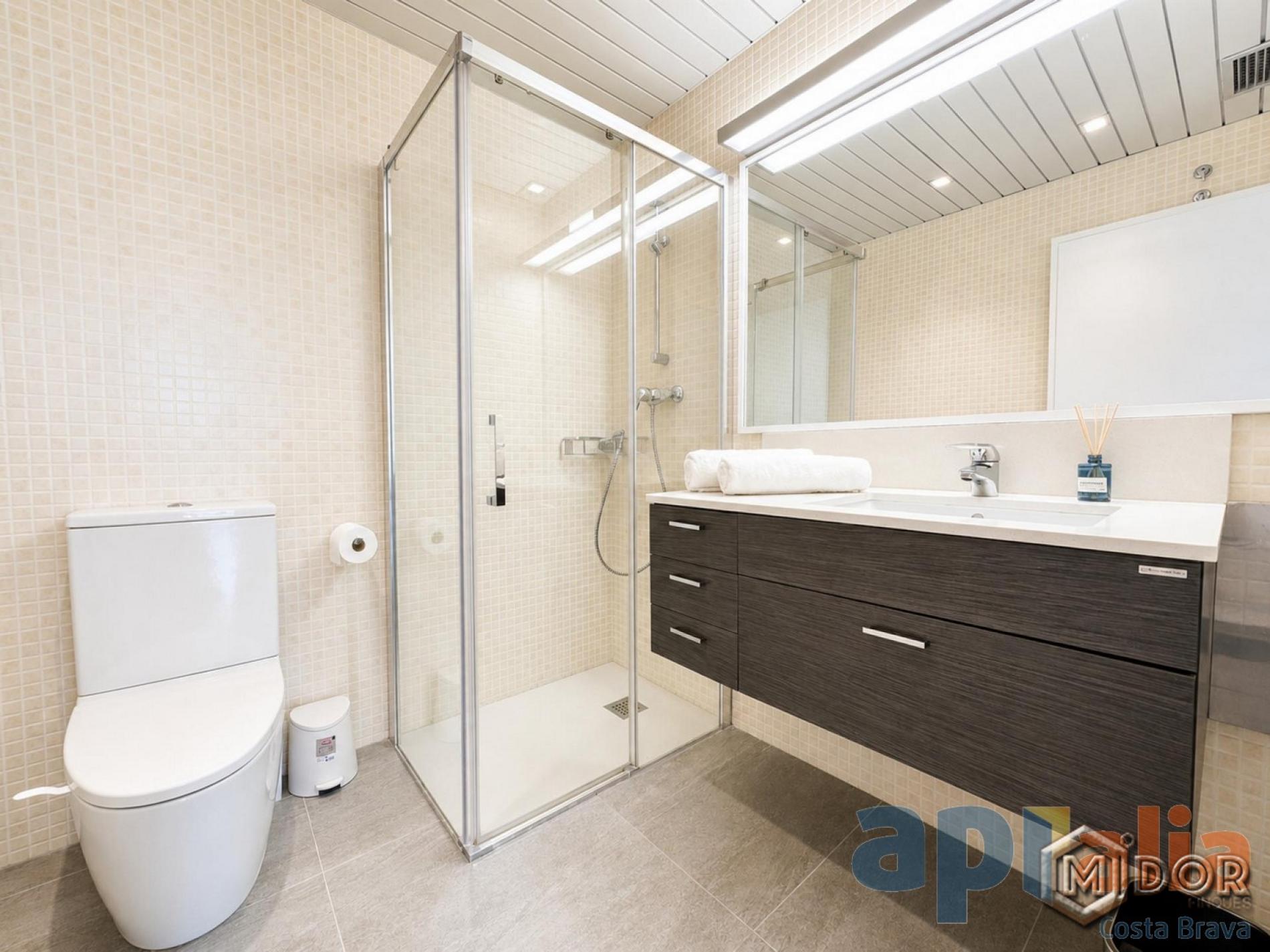 BEACHFRONT APARTMENT WITH TORURIST LICENSE