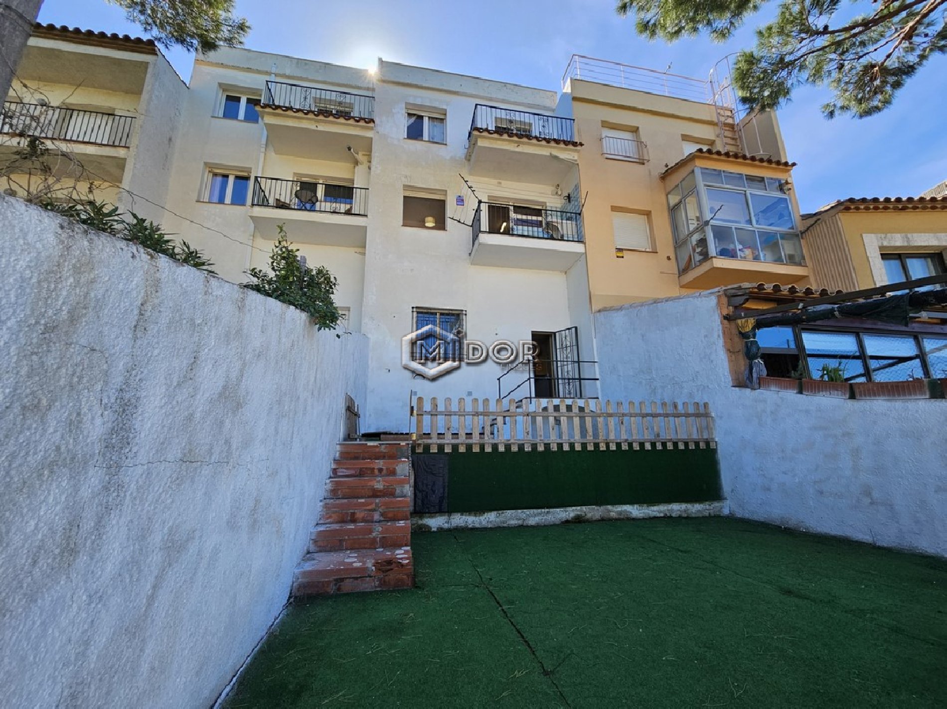 CASA ADOSSADA AMB VISTES A MAR (VOLTA AMETLLER)