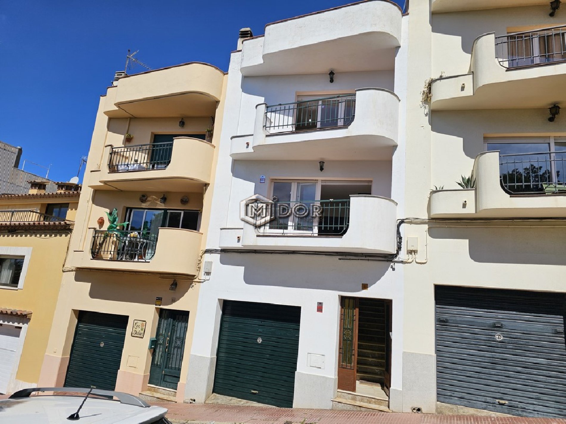 CASA ADOSSADA AMB VISTES A MAR (VOLTA AMETLLER)