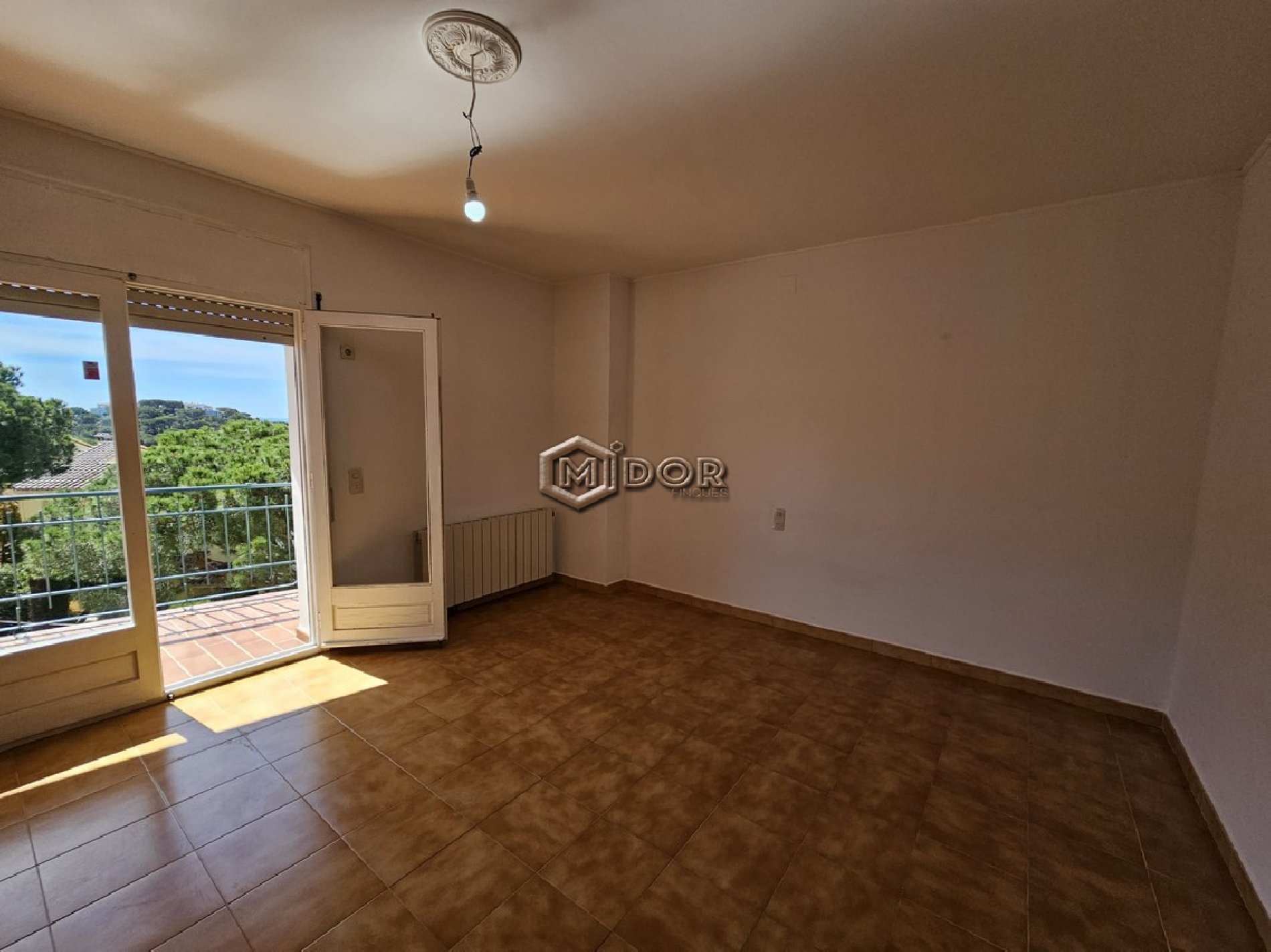 CASA ADOSSADA AMB VISTES A MAR (VOLTA AMETLLER)