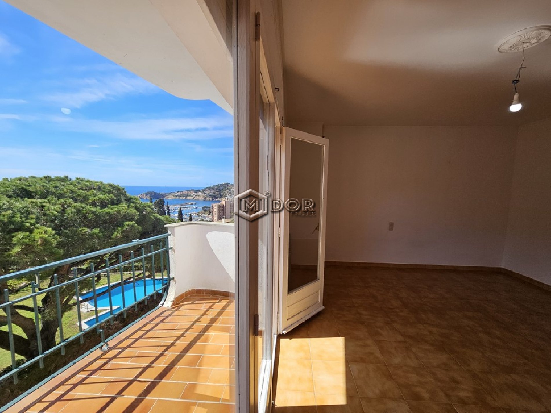 CASA ADOSSADA AMB VISTES A MAR (VOLTA AMETLLER)