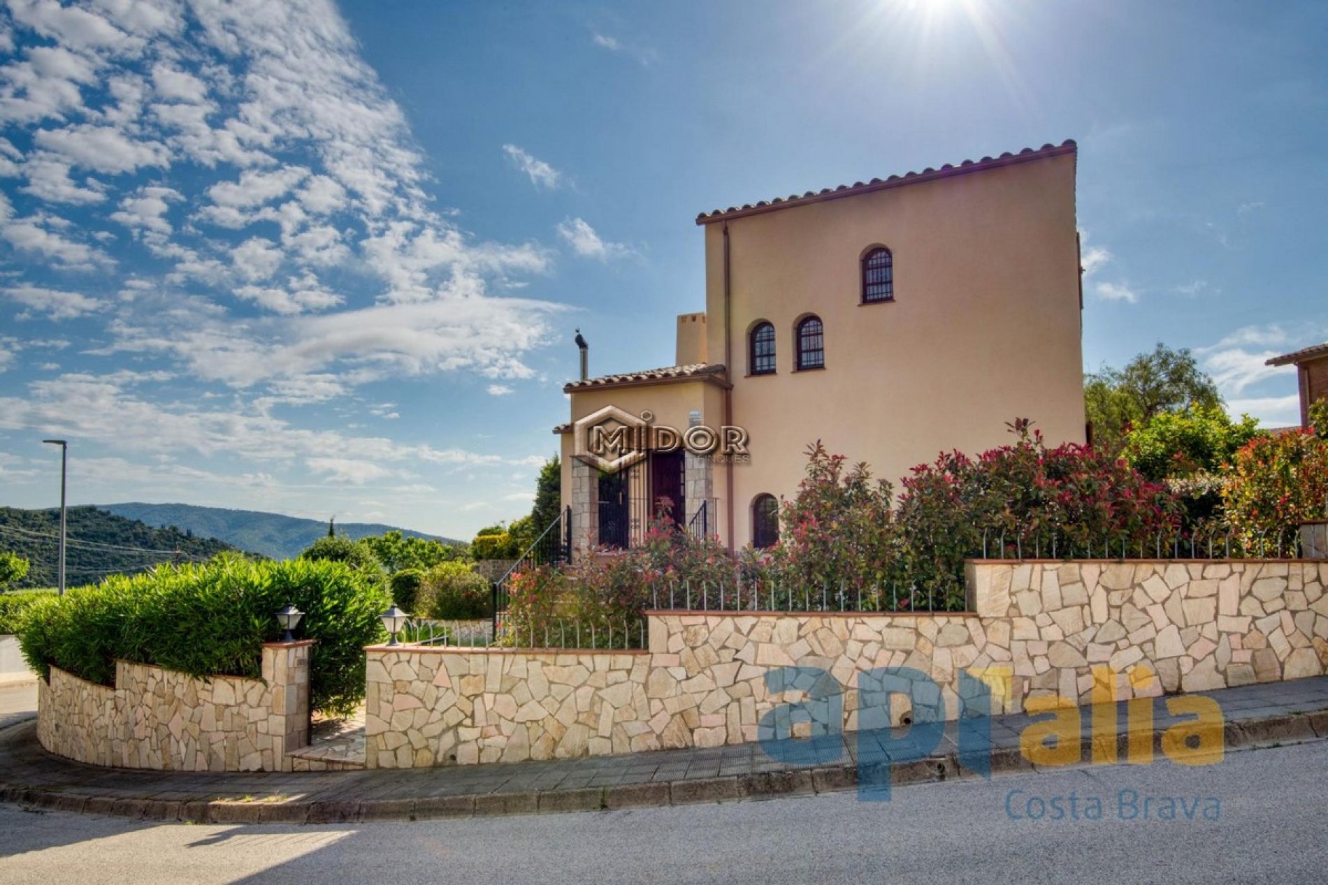 CASA EN VESCOMTAT DE CABANYES (CALONGE) - DISPOSA DE LLICÈNCIA TURÍSTICA