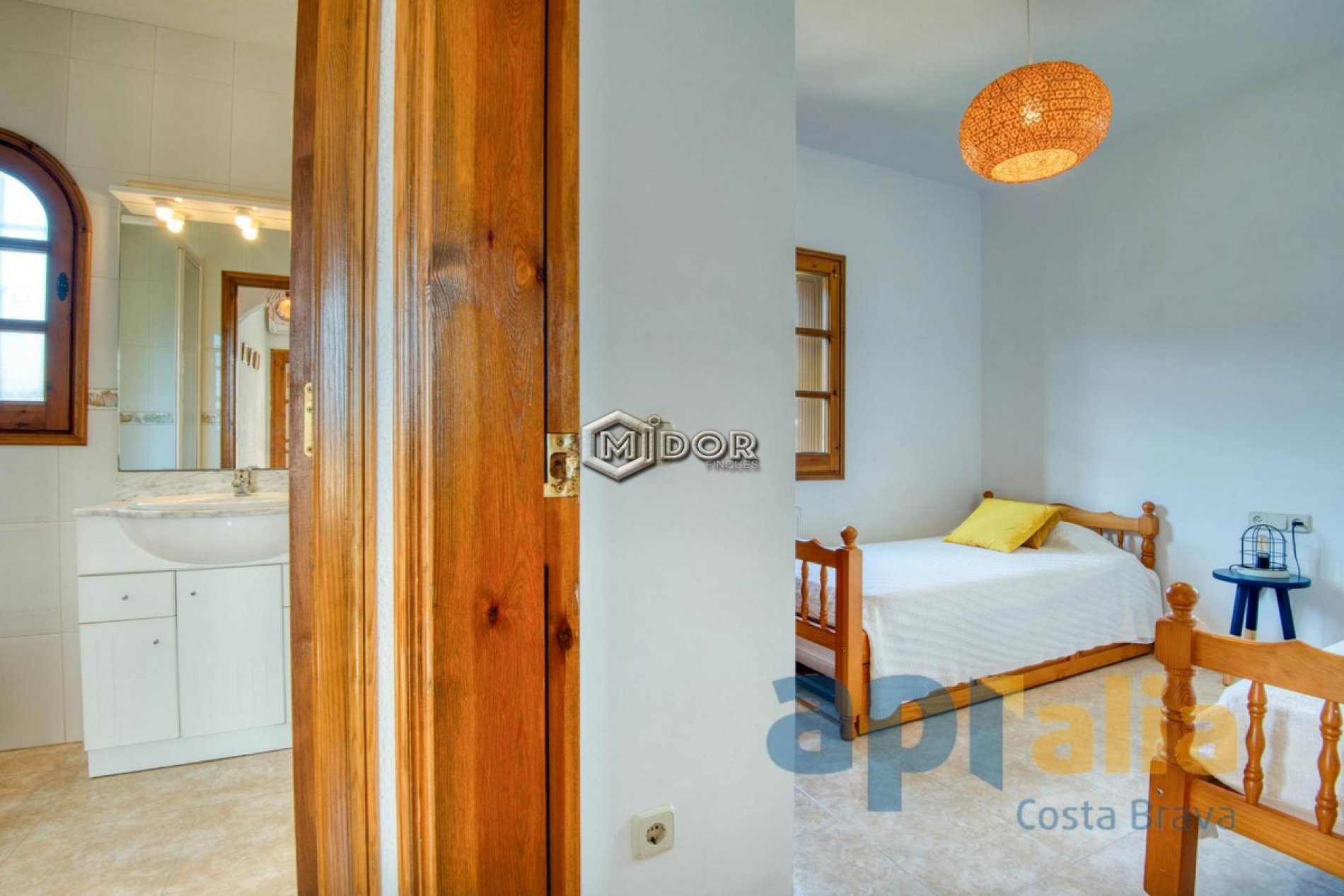 CASA EN VESCOMTAT DE CABANYES (CALONGE) - DISPOSA DE LLICÈNCIA TURÍSTICA