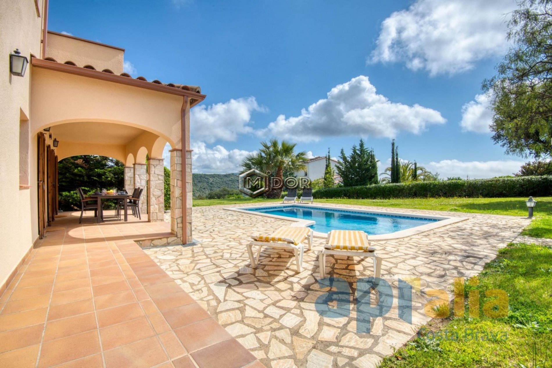 CASA EN VESCOMTAT DE CABANYES (CALONGE) - DISPOSA DE LLICÈNCIA TURÍSTICA