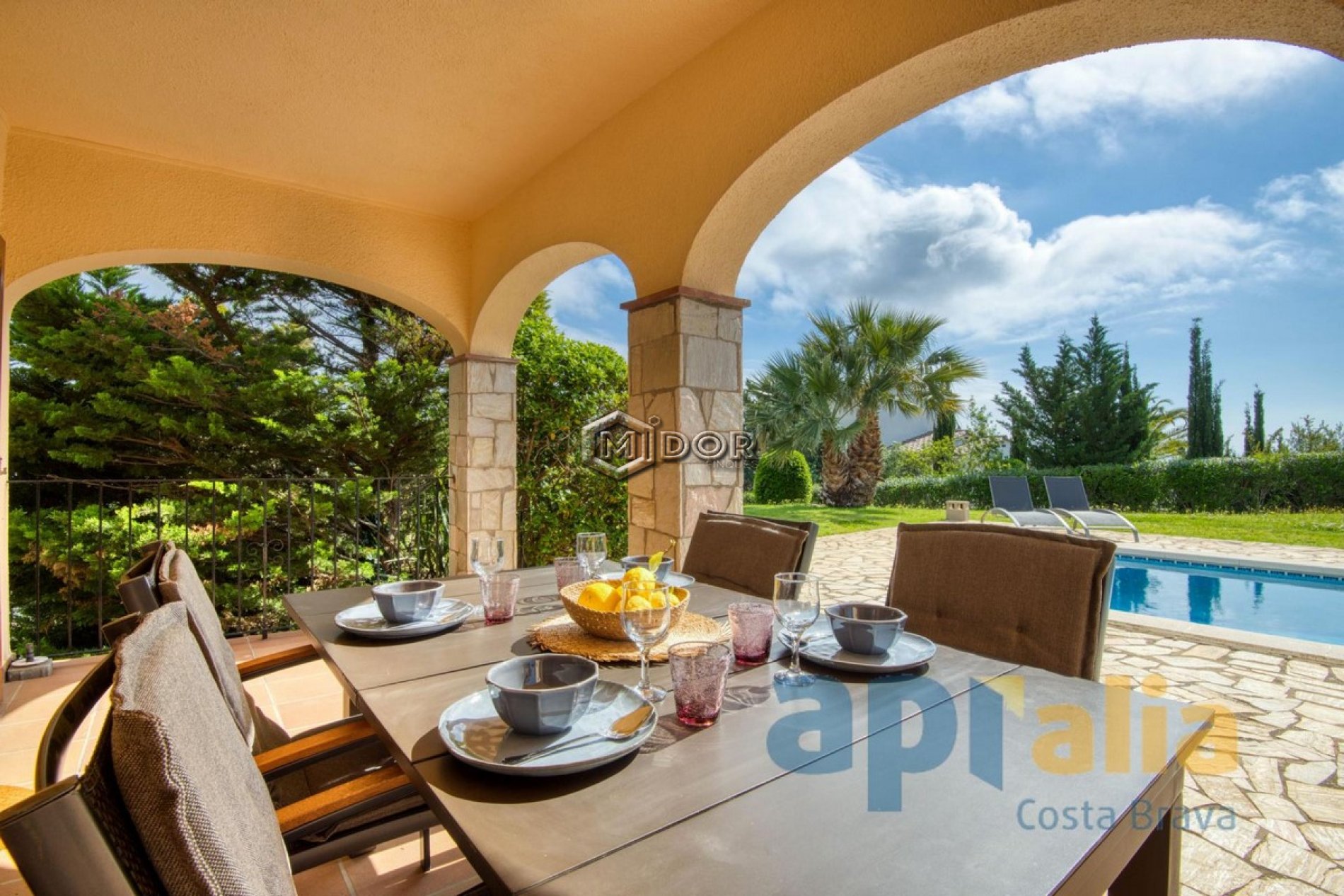 CASA EN VESCOMTAT DE CABANYES (CALONGE) - DISPOSA DE LLICÈNCIA TURÍSTICA
