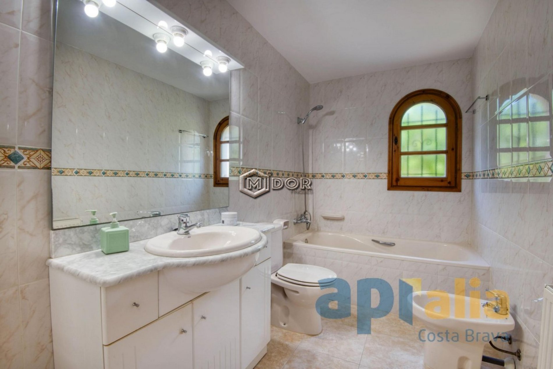 CASA EN VESCOMTAT DE CABANYES (CALONGE) - DISPOSA DE LLICÈNCIA TURÍSTICA
