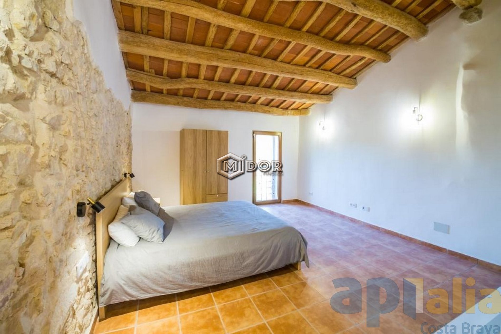 MASIA REFORMADA A ST. ANTONI DE CALONGE (ST. DANIEL)