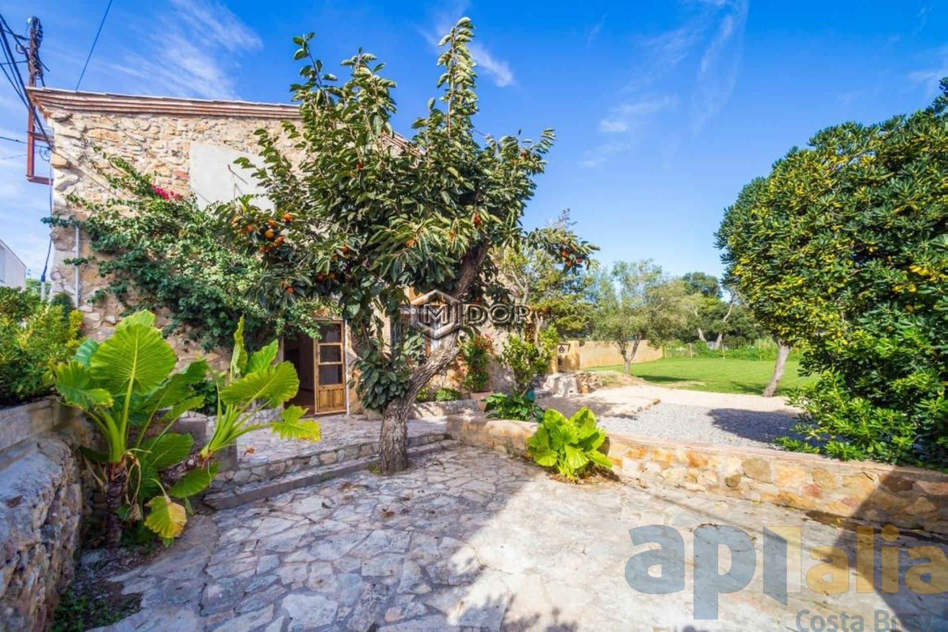 MASIA REFORMADA A ST. ANTONI DE CALONGE (ST. DANIEL)