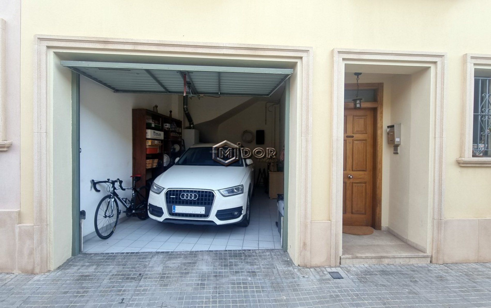CASA ADOSSADA AMB PATI I GARATGE A 2 MINUTS DE LA PLATJA
