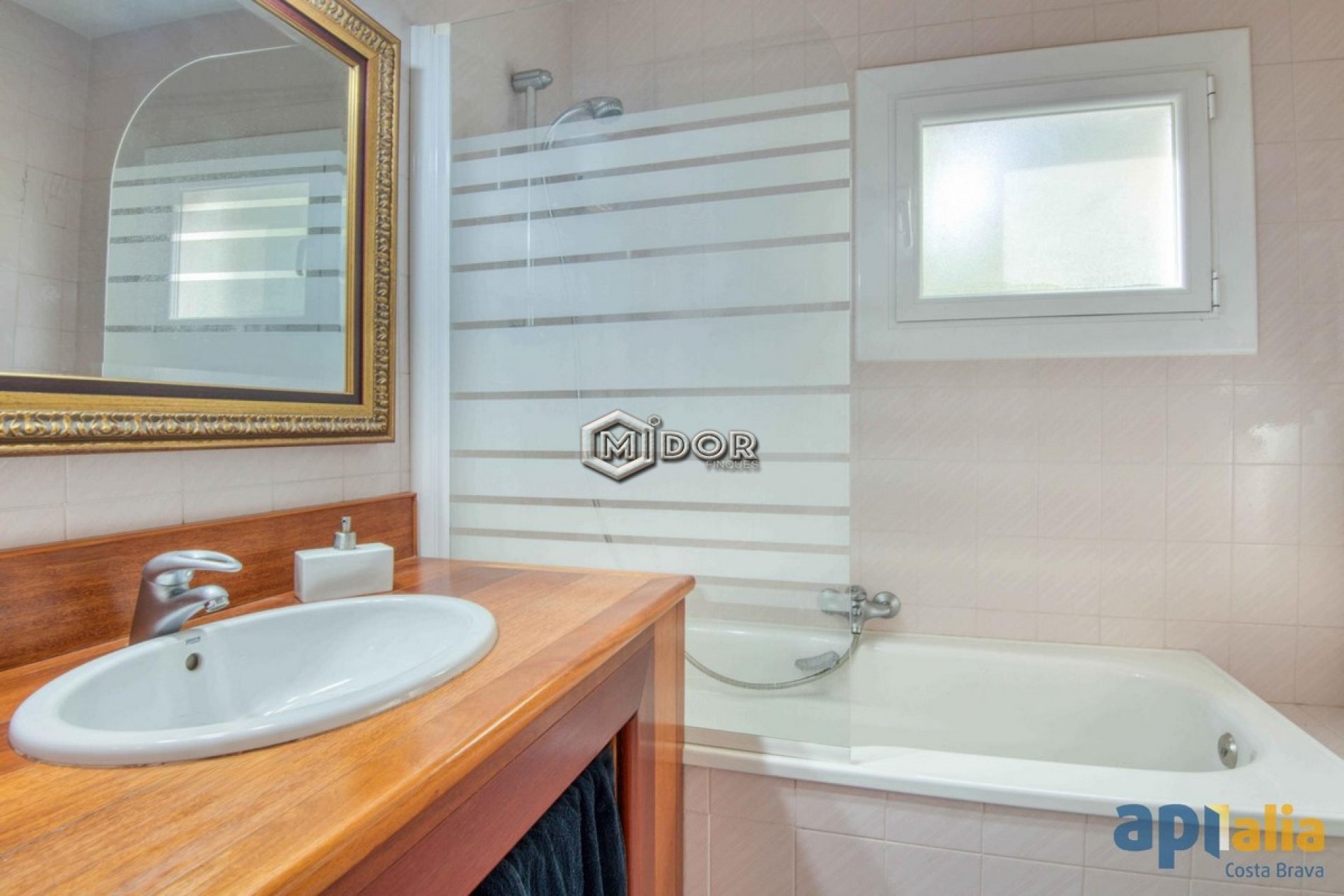 CASA AMB PISCINA EN URB. CASA NOVA (ST. FELIU DE GUIXOLS)