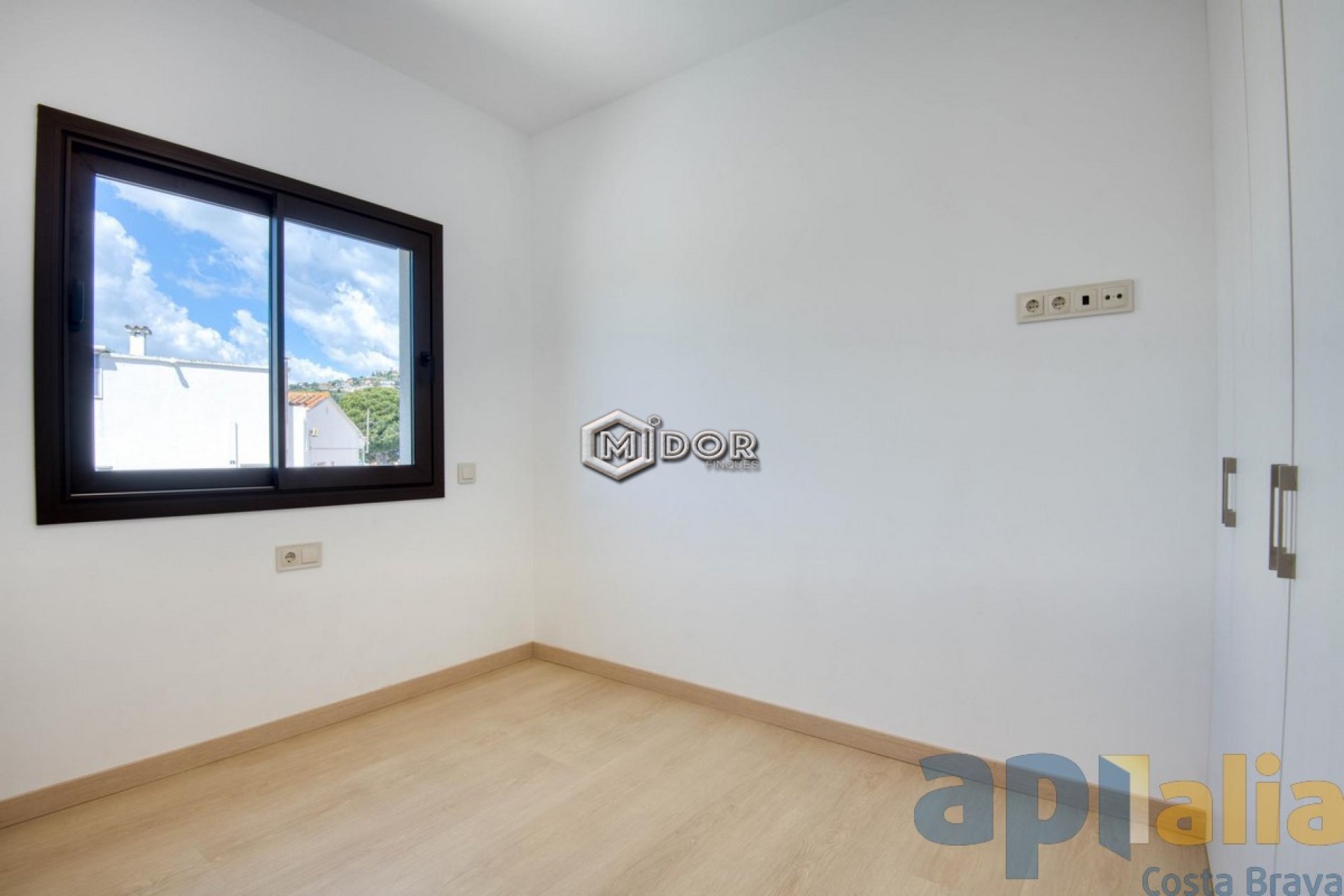 Àtic amb terrassa i solàrium privat