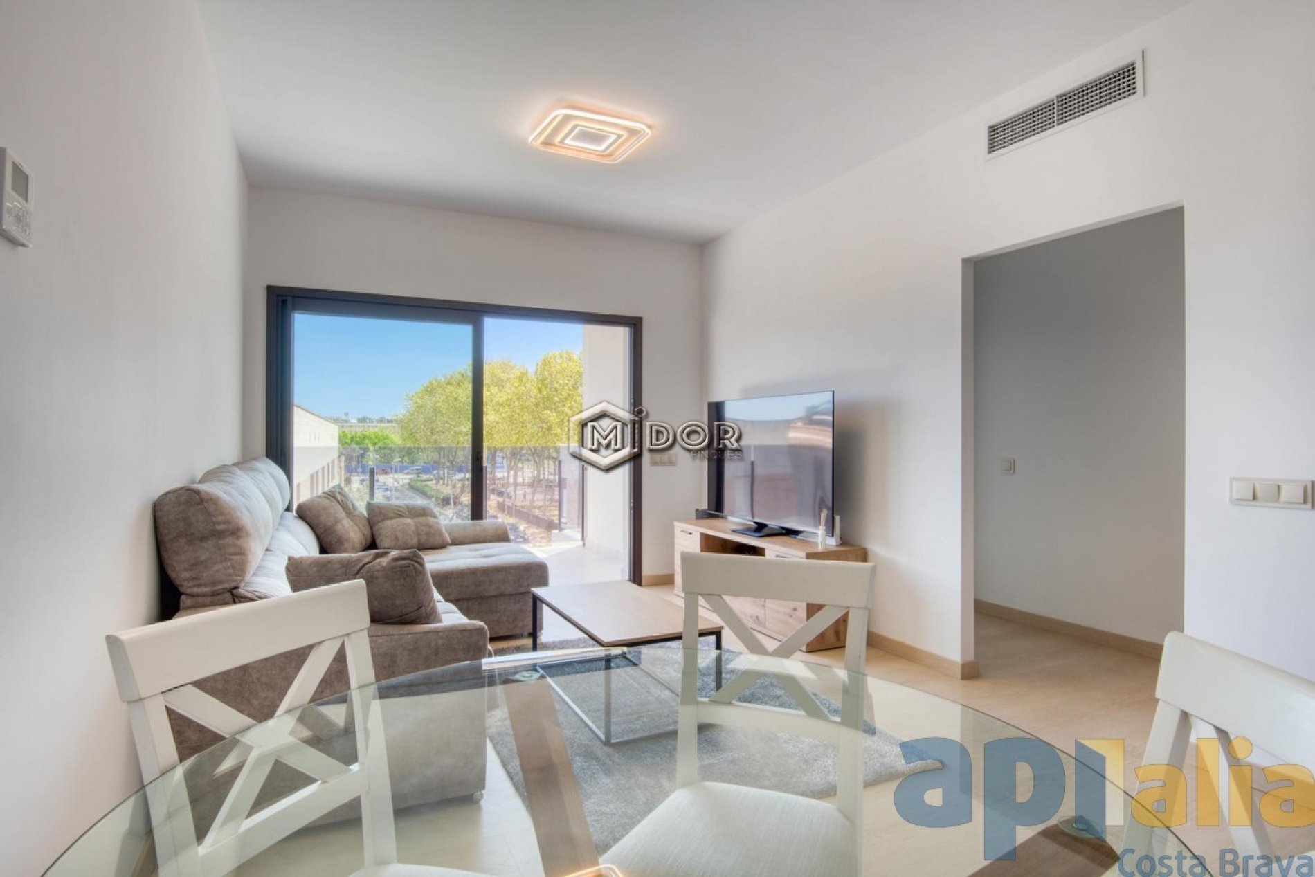 Àtic amb terrassa i solàrium privat