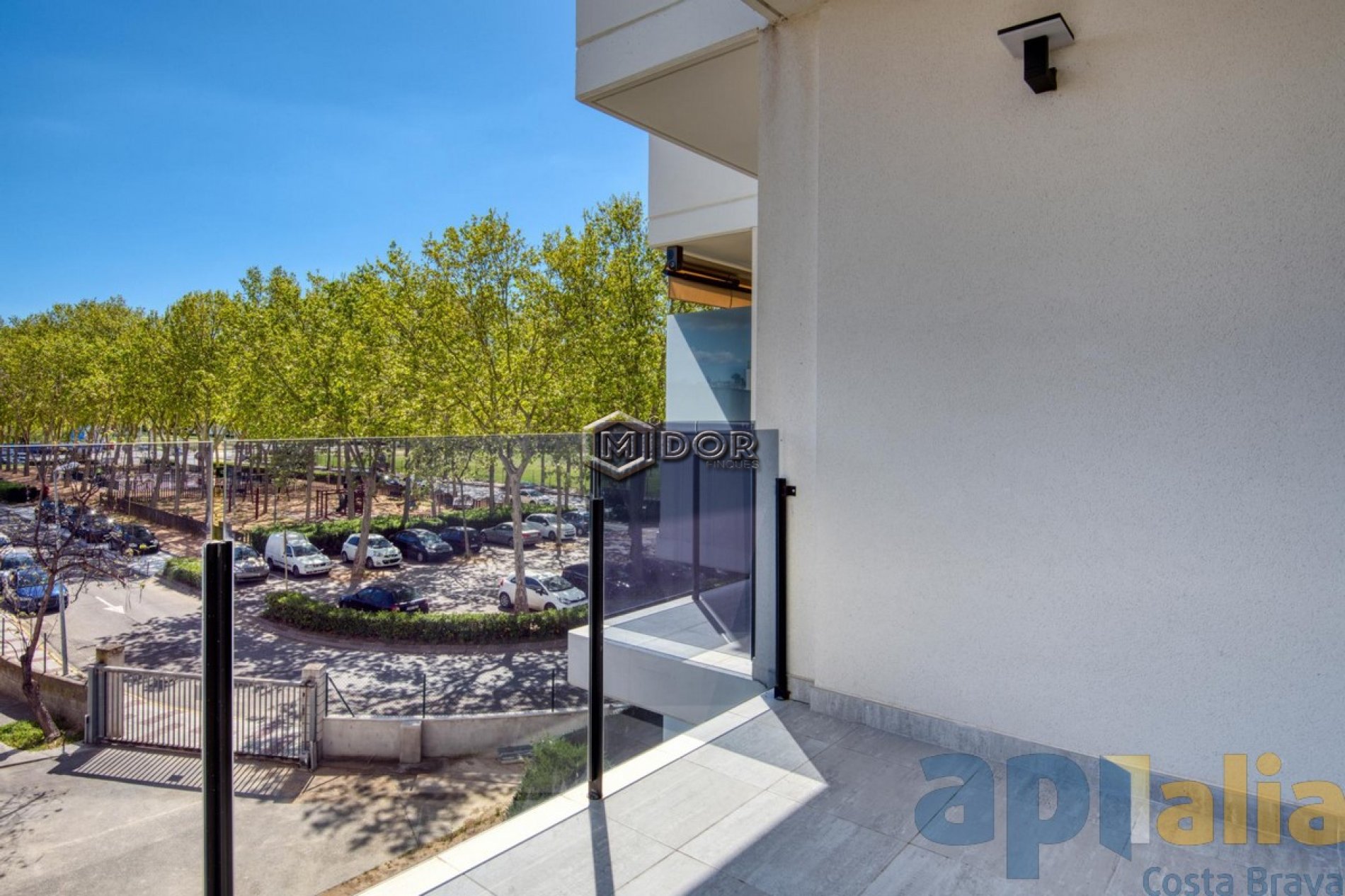 Àtic amb terrassa i solàrium privat