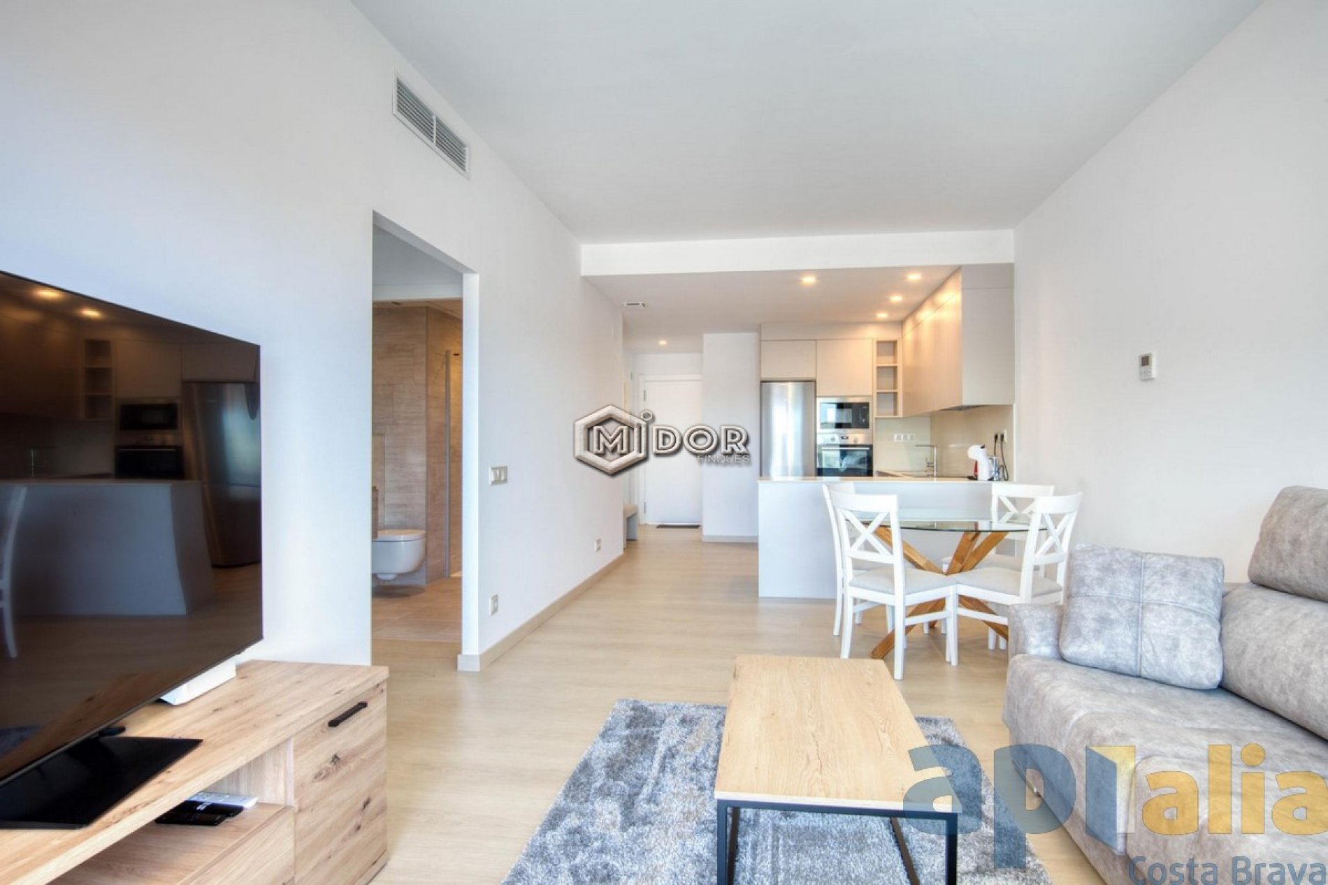 Àtic amb terrassa i solàrium privat