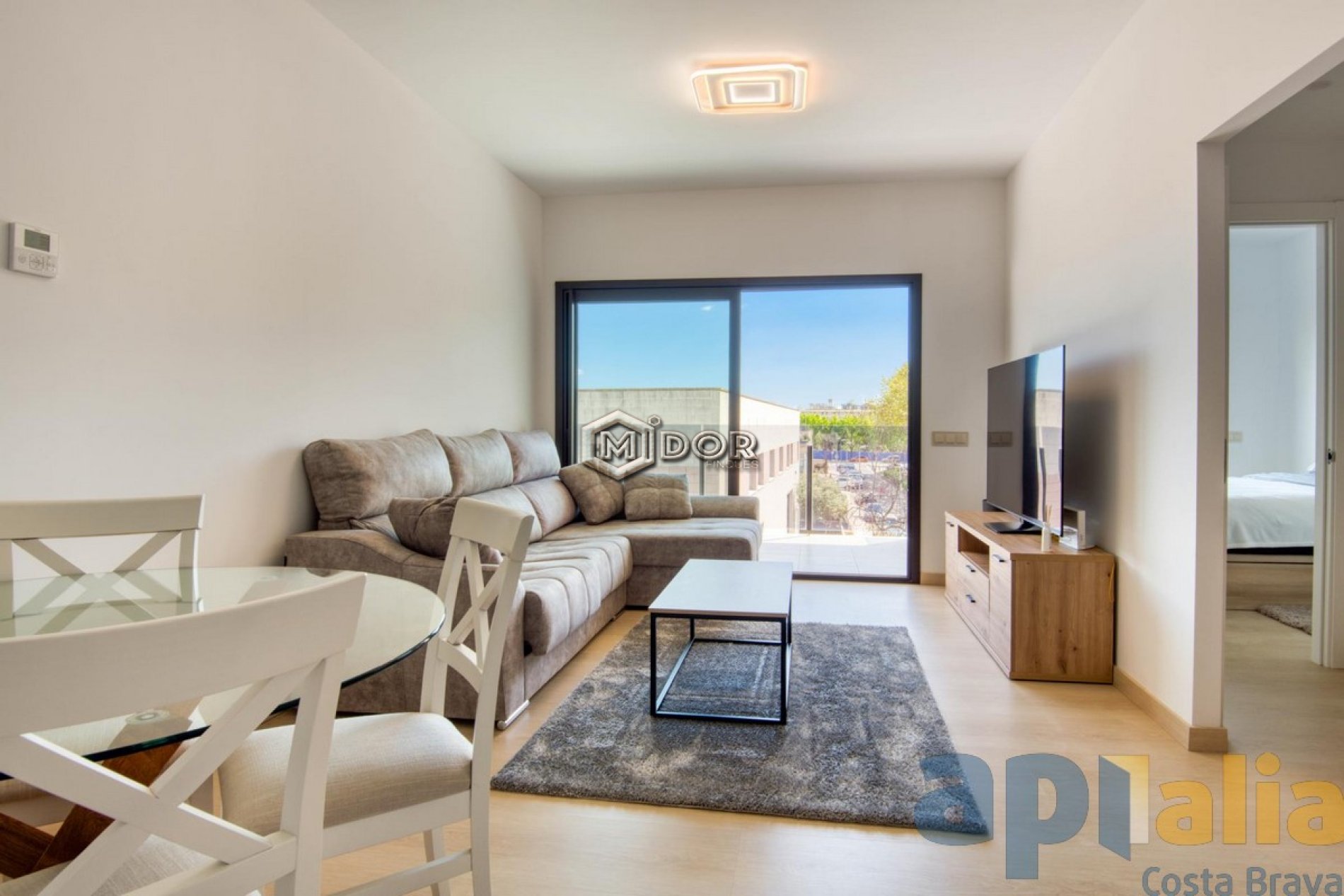 Àtic amb terrassa i solàrium privat