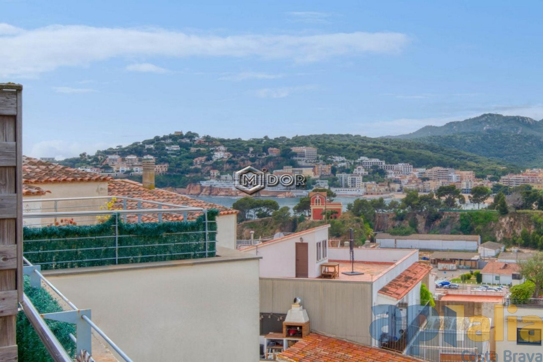 ATIC AMB TERRASSA Y PISCINA A 350m DE LA PLATJA