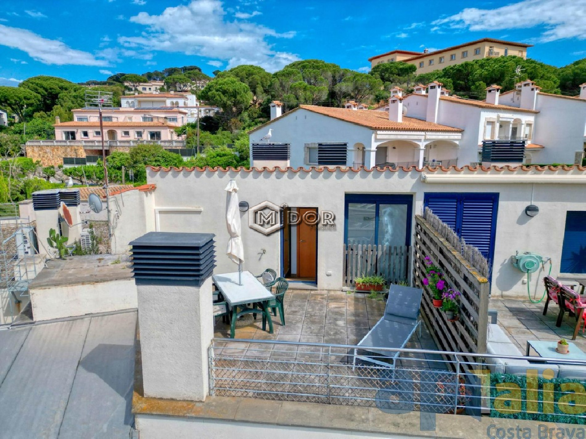 ATIC AMB TERRASSA Y PISCINA A 350m DE LA PLATJA