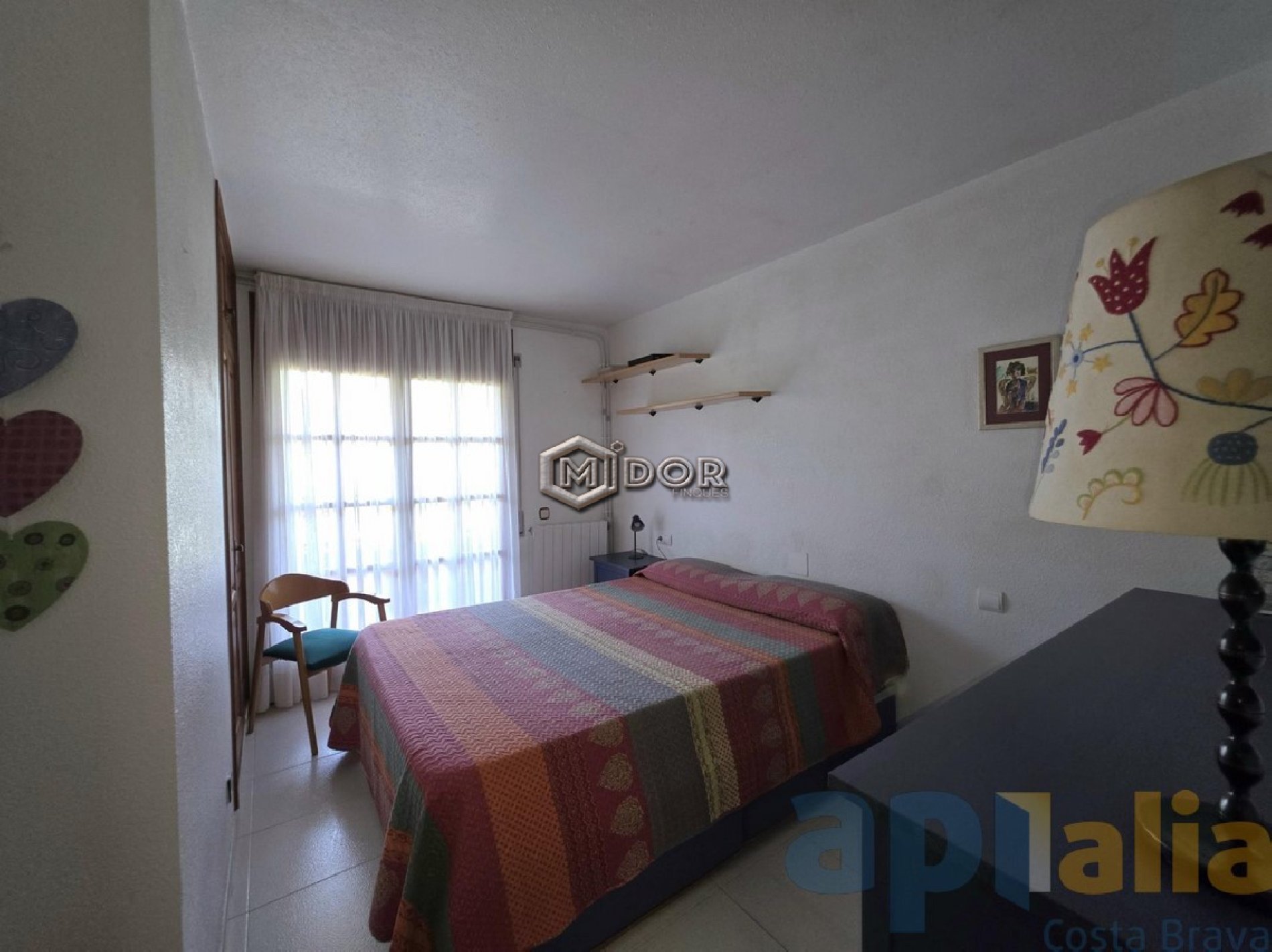CASA ADOSSADA AMB JARDI I PISCINA
