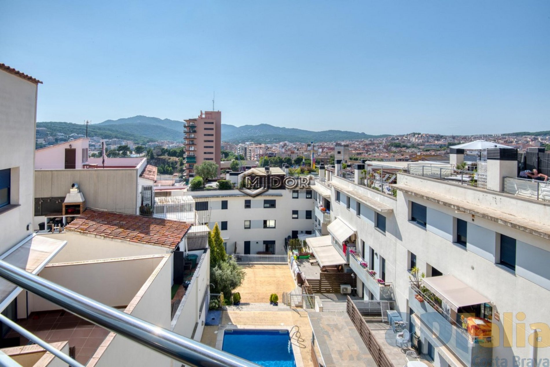 DUPLEX AMB TERRASSA