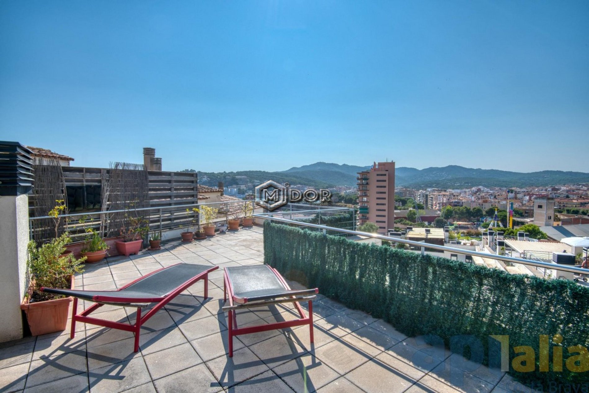 DUPLEX AMB TERRASSA
