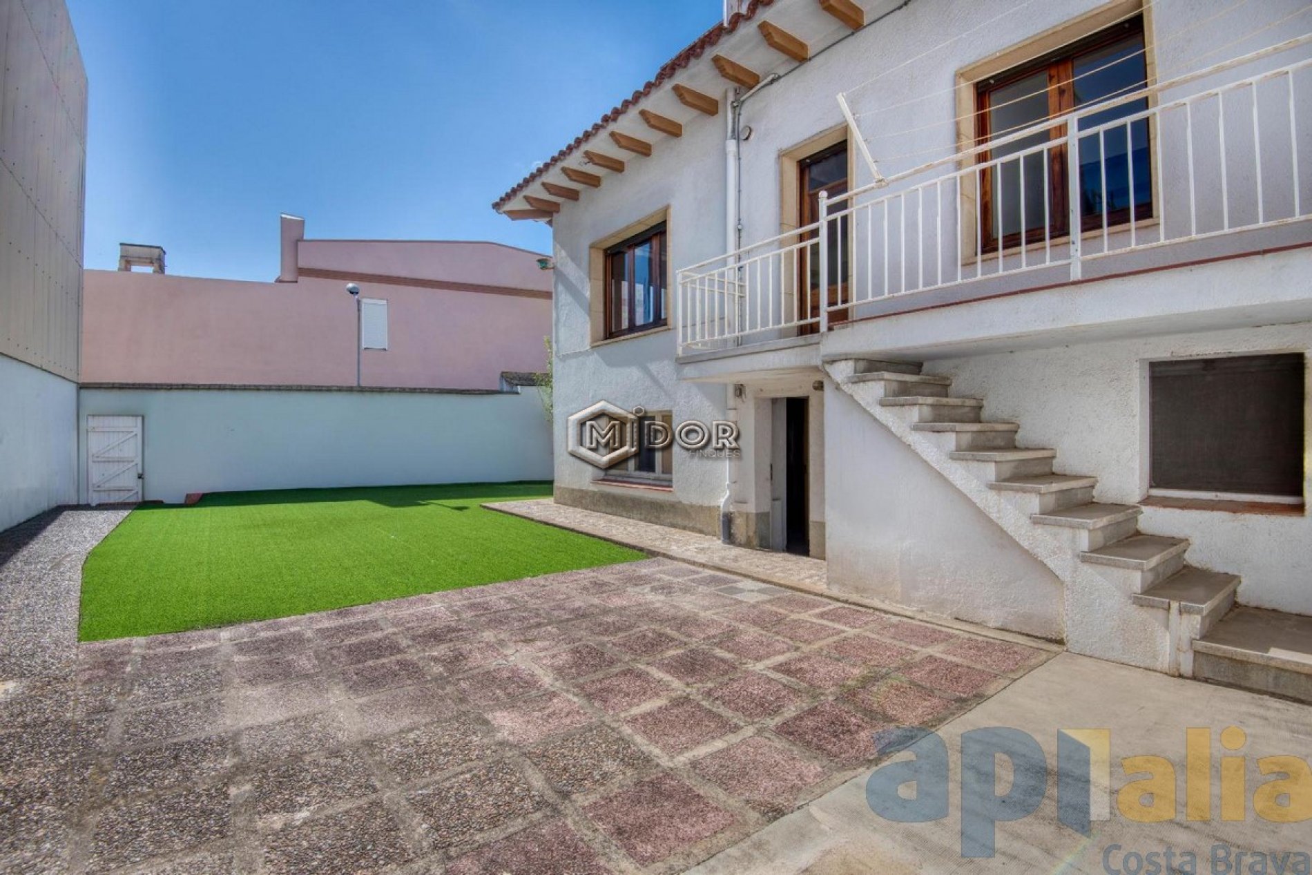 CASA CENTRICA AMB JARDI I GARATGE