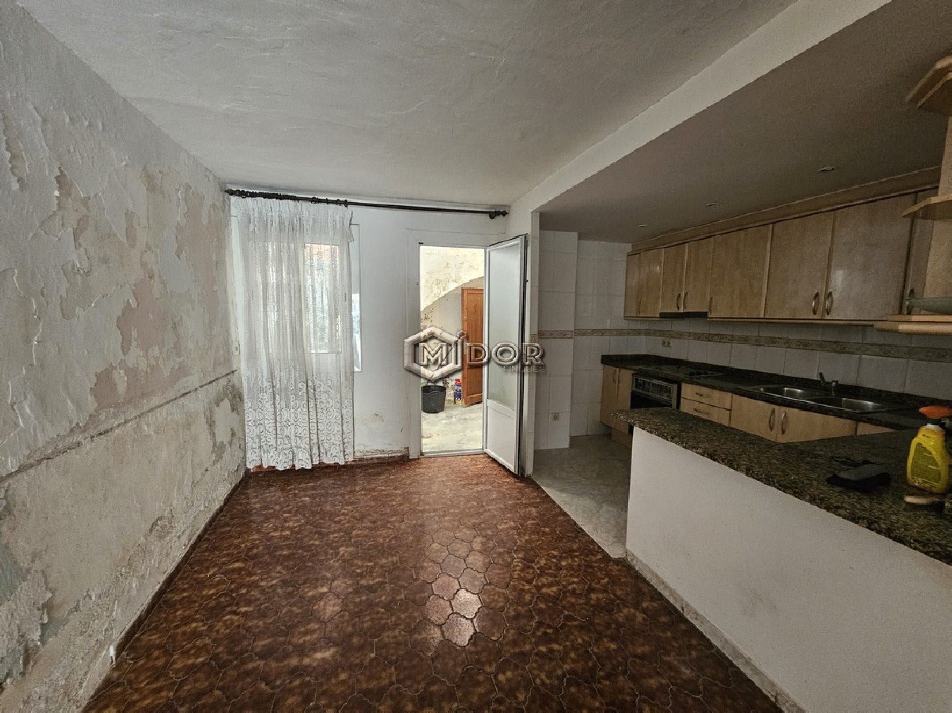 CASA DE POBLE A REFORMAR