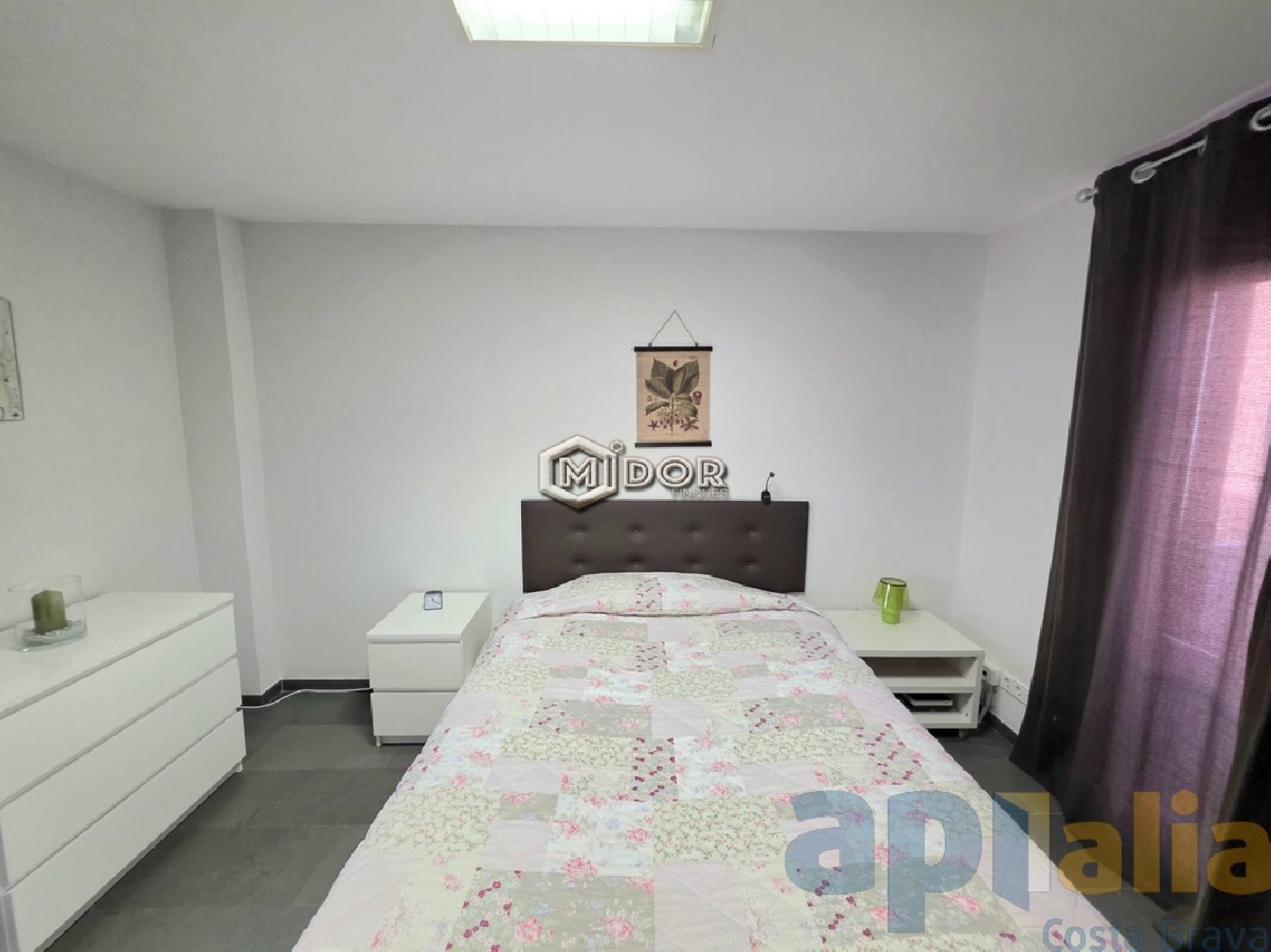 CASA ADOSSADA AMB LOCAL A ZONA CÈNTRICA