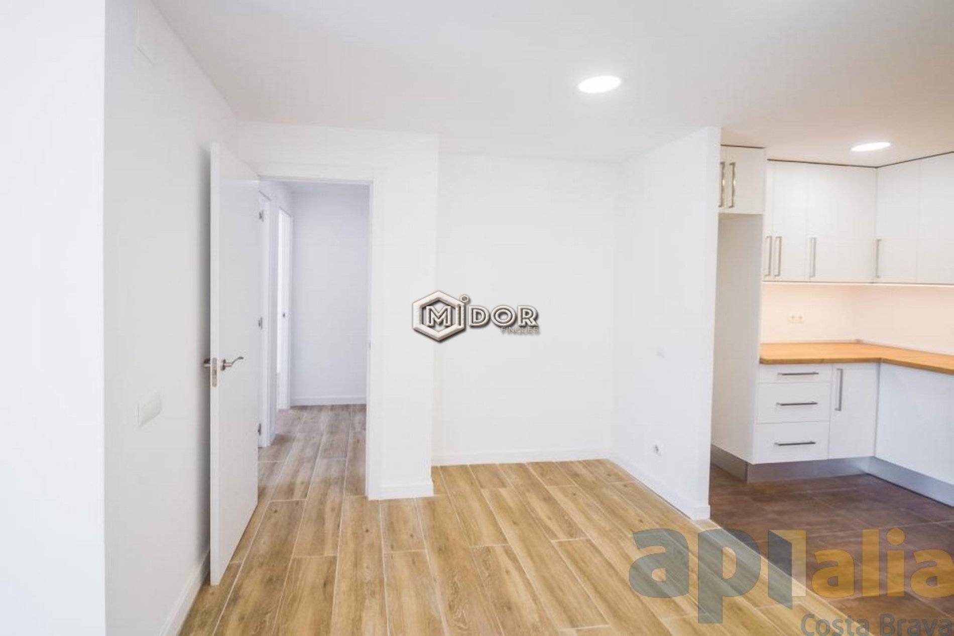 APARTAMENT AMB TERRASSA A 150m DE LA PLATJA