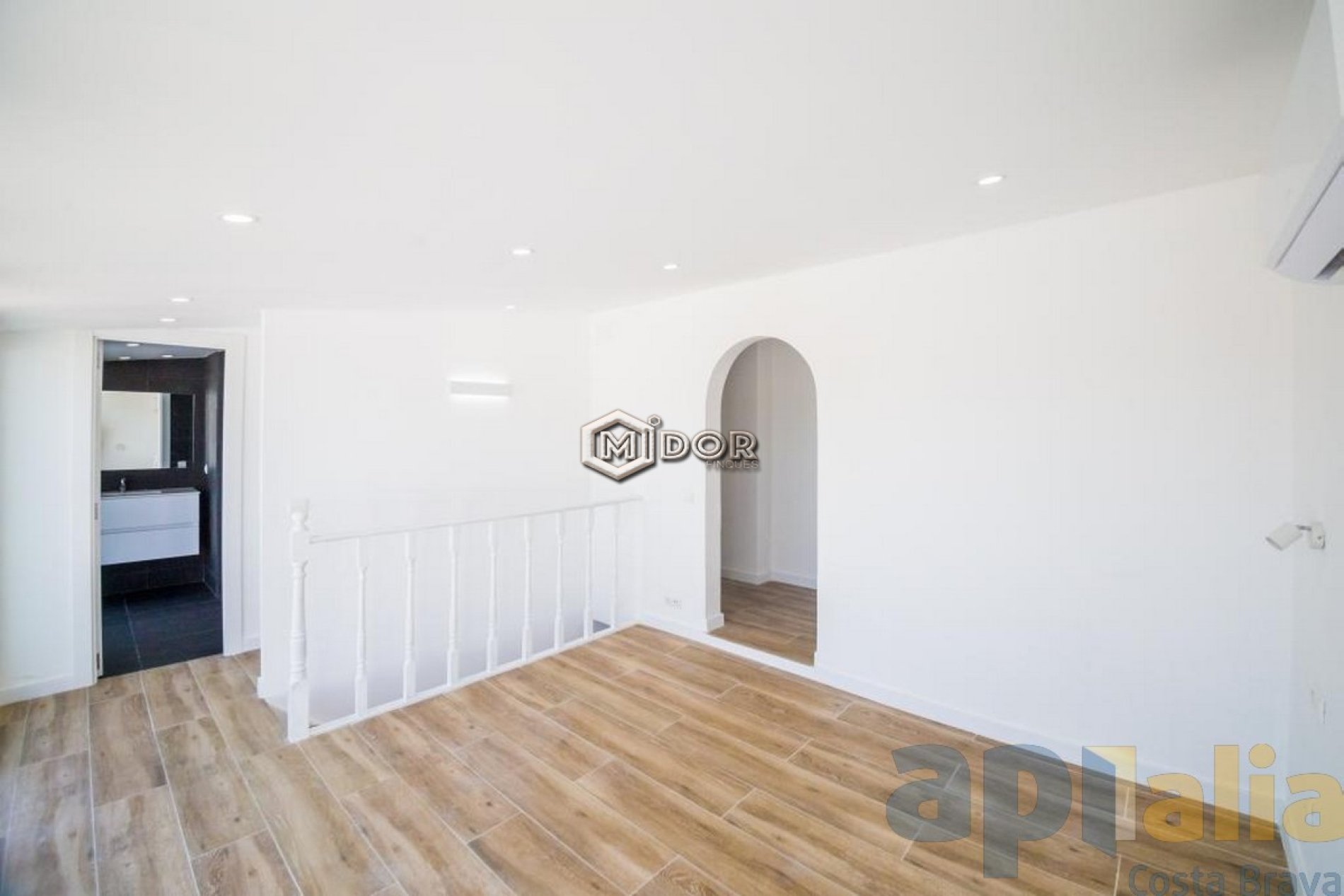 APARTAMENT AMB TERRASSA A 150m DE LA PLATJA