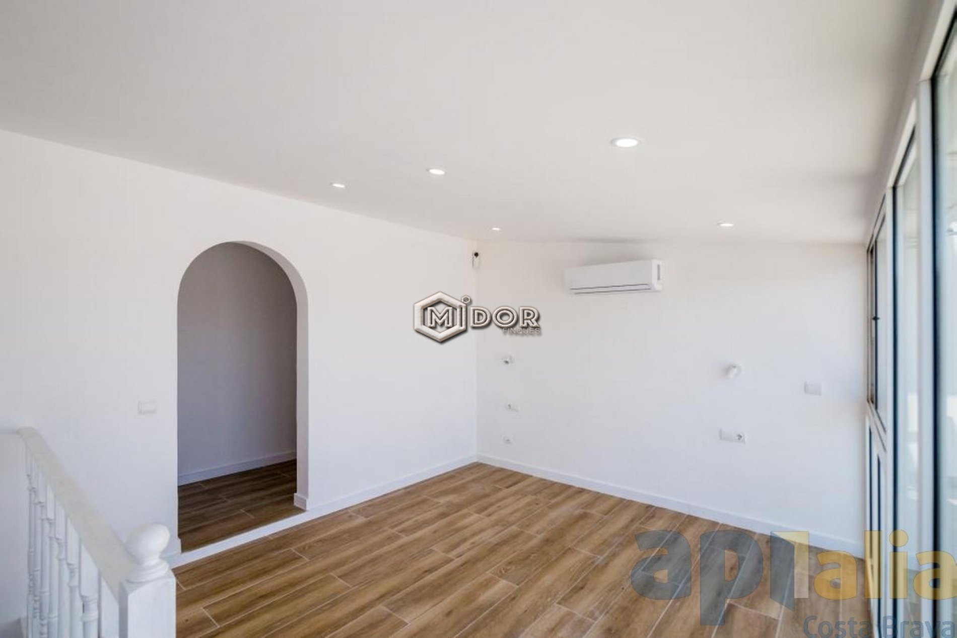 APARTAMENT AMB TERRASSA A 150m DE LA PLATJA