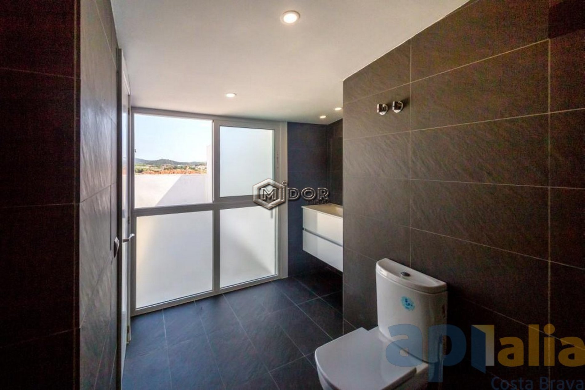 APARTAMENT AMB TERRASSA A 150m DE LA PLATJA