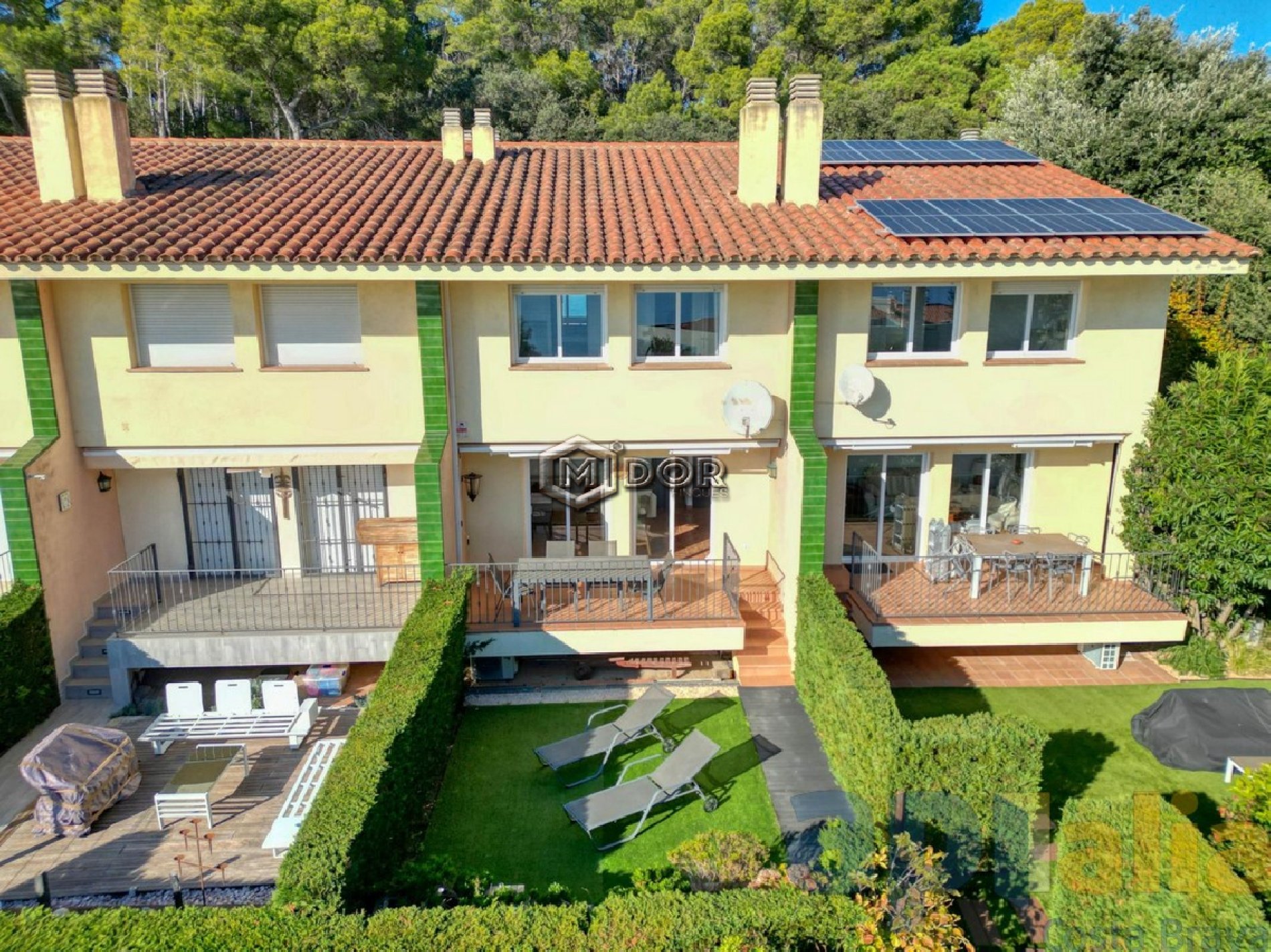 CASA ADOSSADA AMB VISTES A MAR I PISCINA (LLICÈNCIA TURÍSTICA)