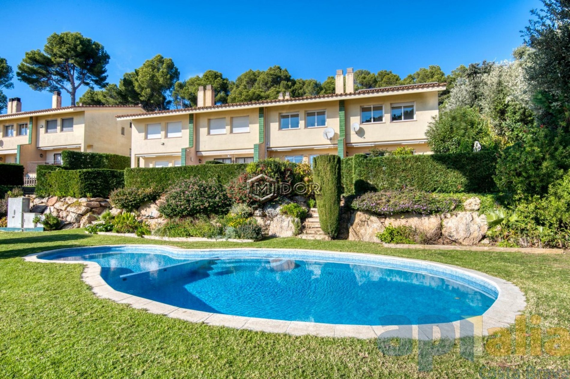 CASA ADOSSADA AMB VISTES A MAR I PISCINA (LLICÈNCIA TURÍSTICA)