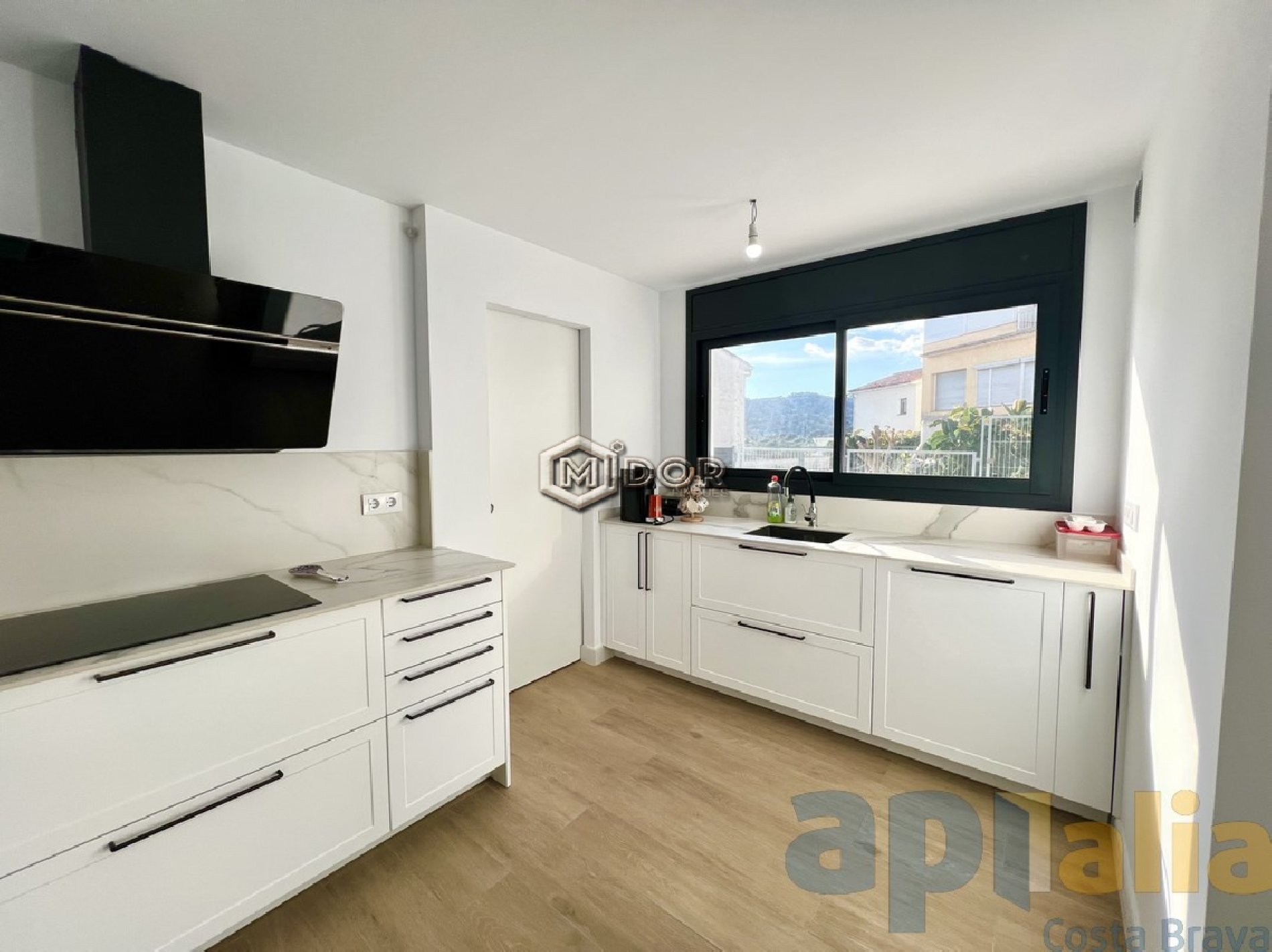 CASA EN PLANTA BAIXA REFORMADA AMB TERRASSA