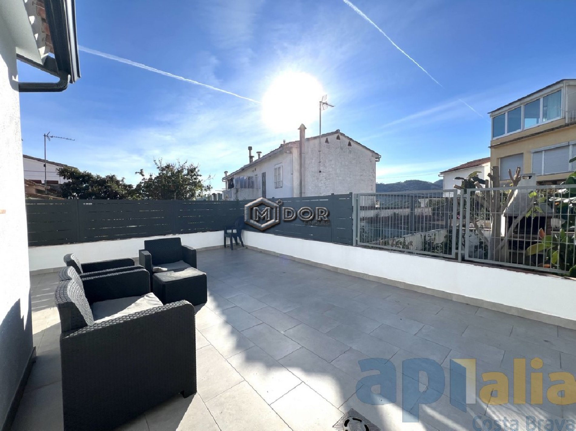 CASA EN PLANTA BAIXA REFORMADA AMB TERRASSA