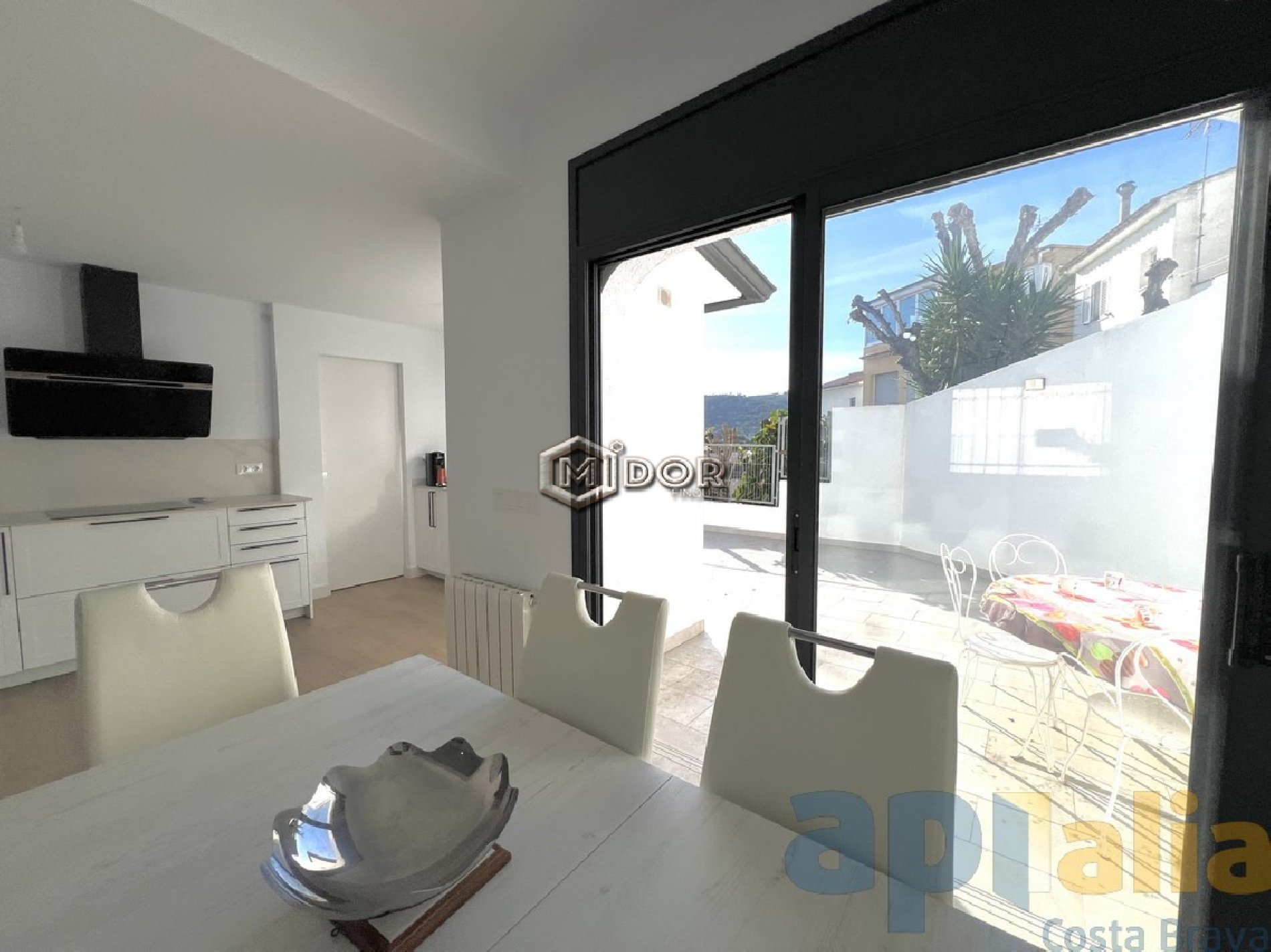CASA EN PLANTA BAIXA REFORMADA AMB TERRASSA