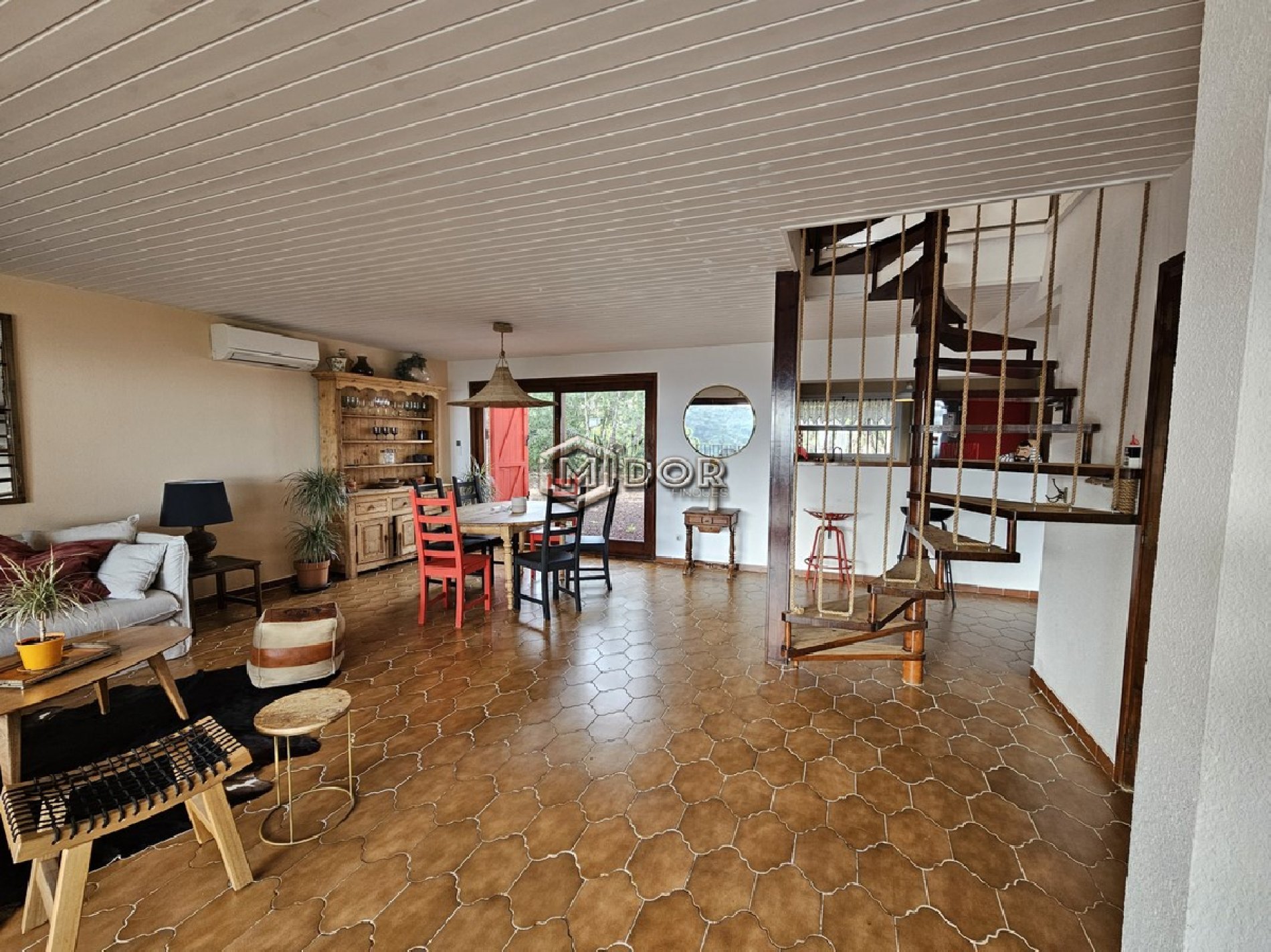 CASA AMB VISTES A MAR I MUNTANYA (LLICÈNCIA TURÍSTICA)