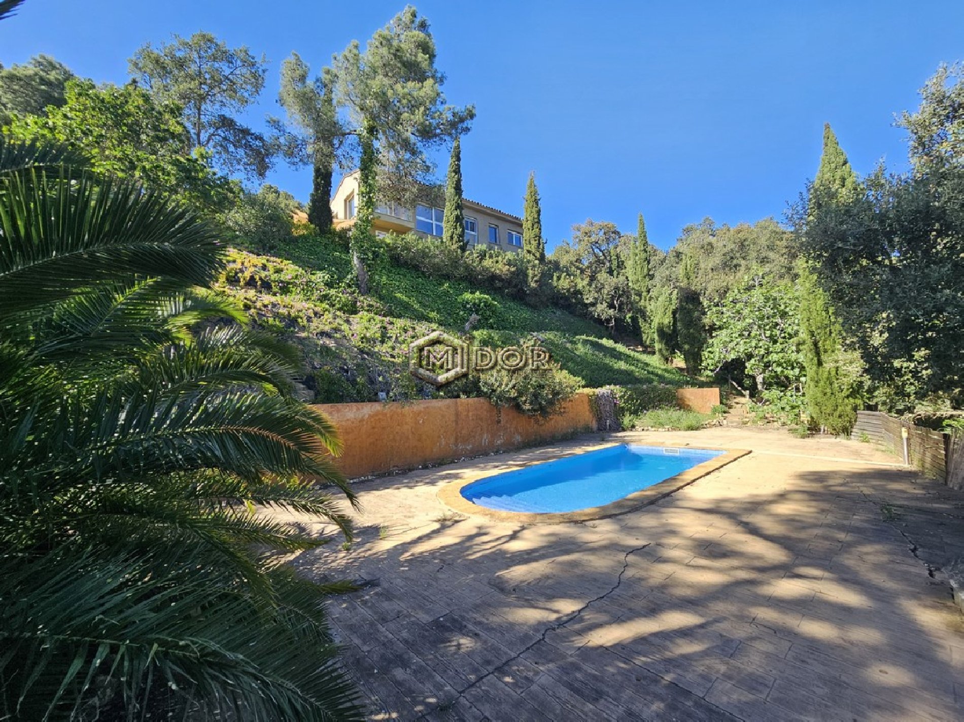 CASA AMB PISCINA I VISTES A LA MUNTANYA