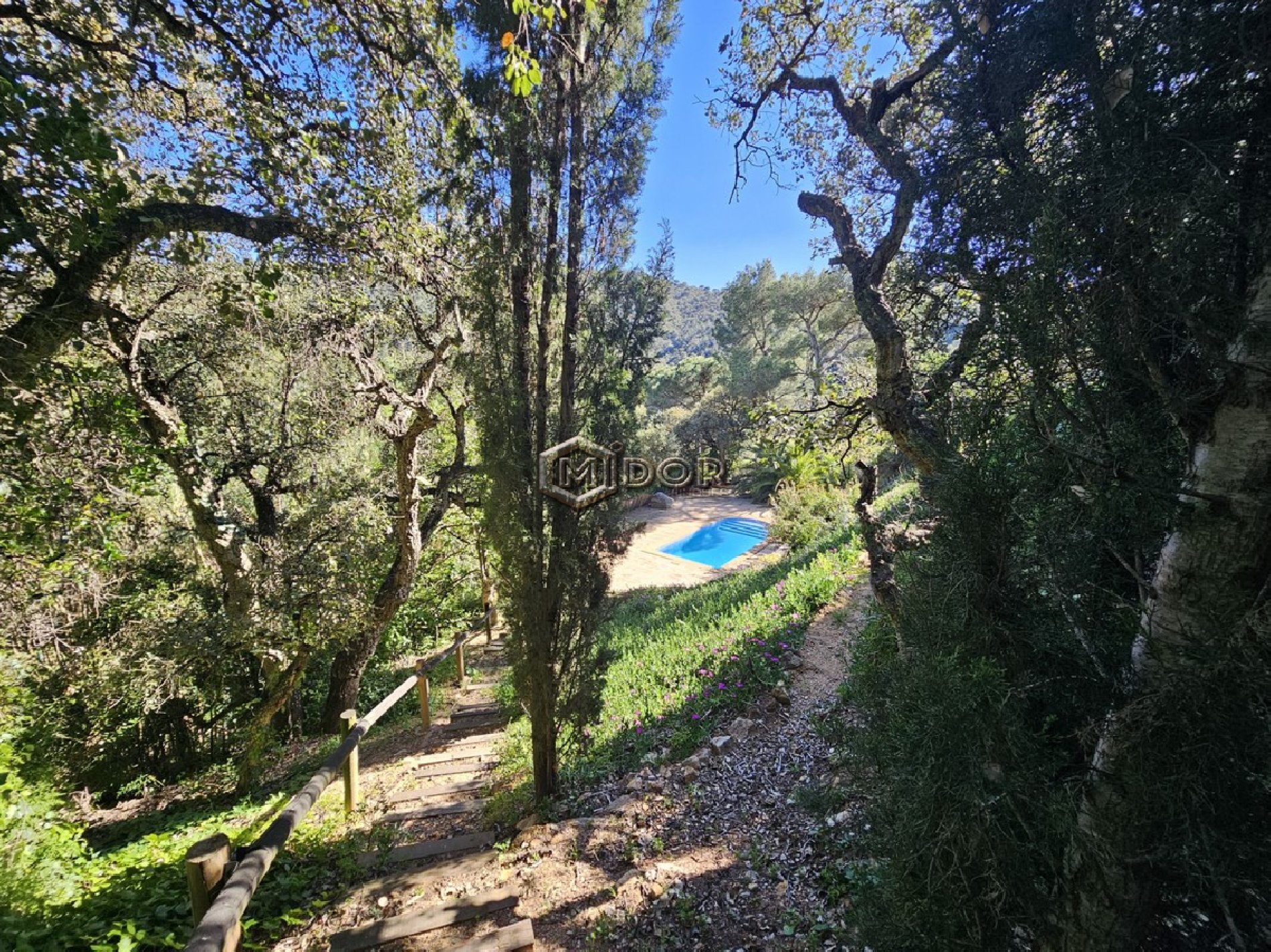 CASA AMB PISCINA I VISTES A LA MUNTANYA